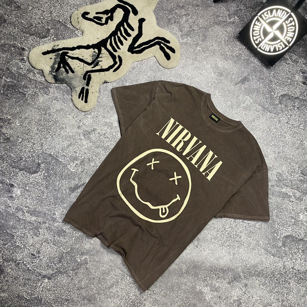 Band Tees Vintage Nirvana Big Logo Rock band Kurt Cobain tee Size US XL / EU 56 / 4 - 1 Thumbnail
