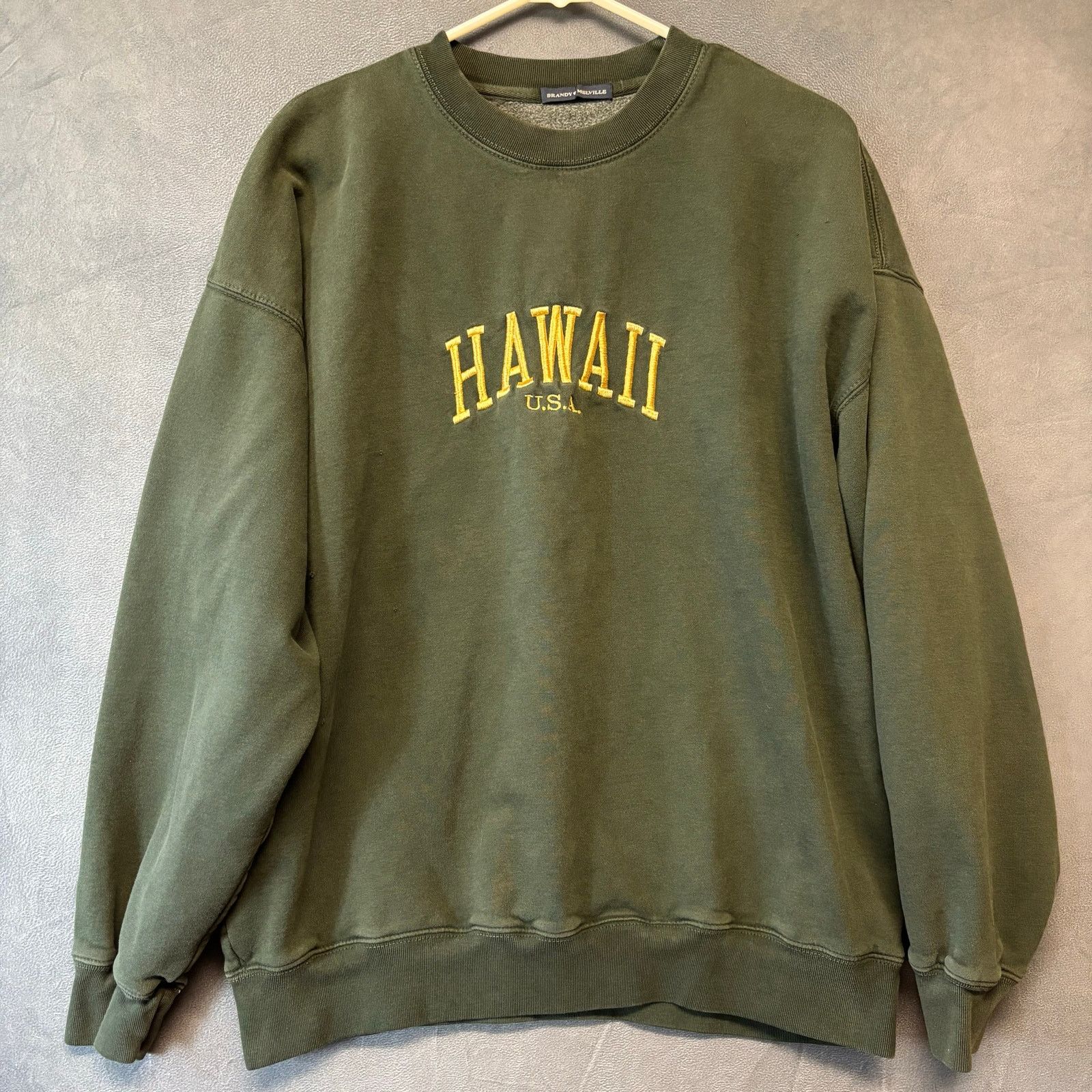 Brandy Melville John Galt Brandy Melville Green Hawaii Oversided Pullover Size ONE SIZE - 1 Thumbnail
