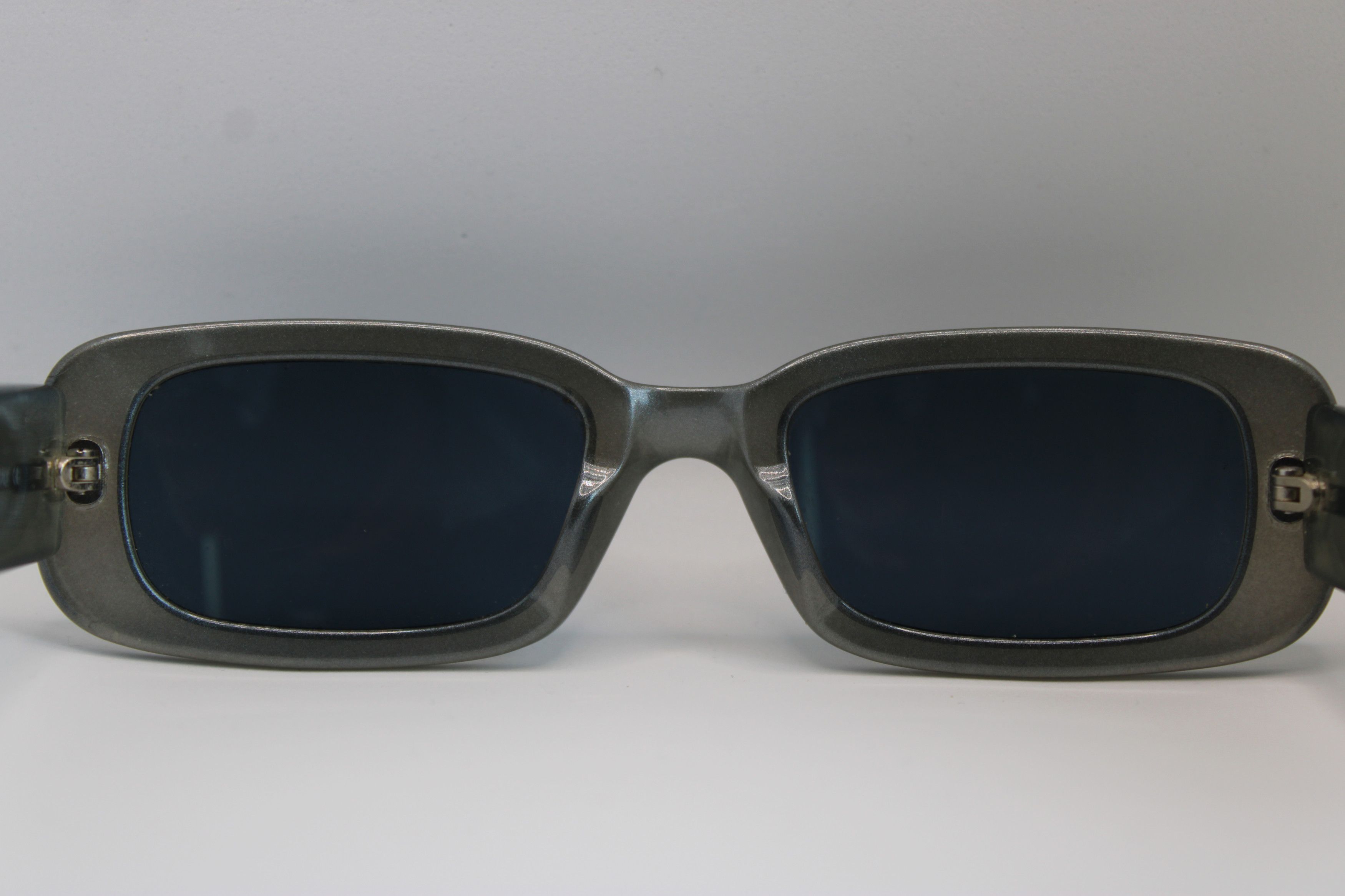 Valentino Vtg. Oliver by Valentino Grey&Black Sunglasses Size ONE SIZE - 9 Thumbnail