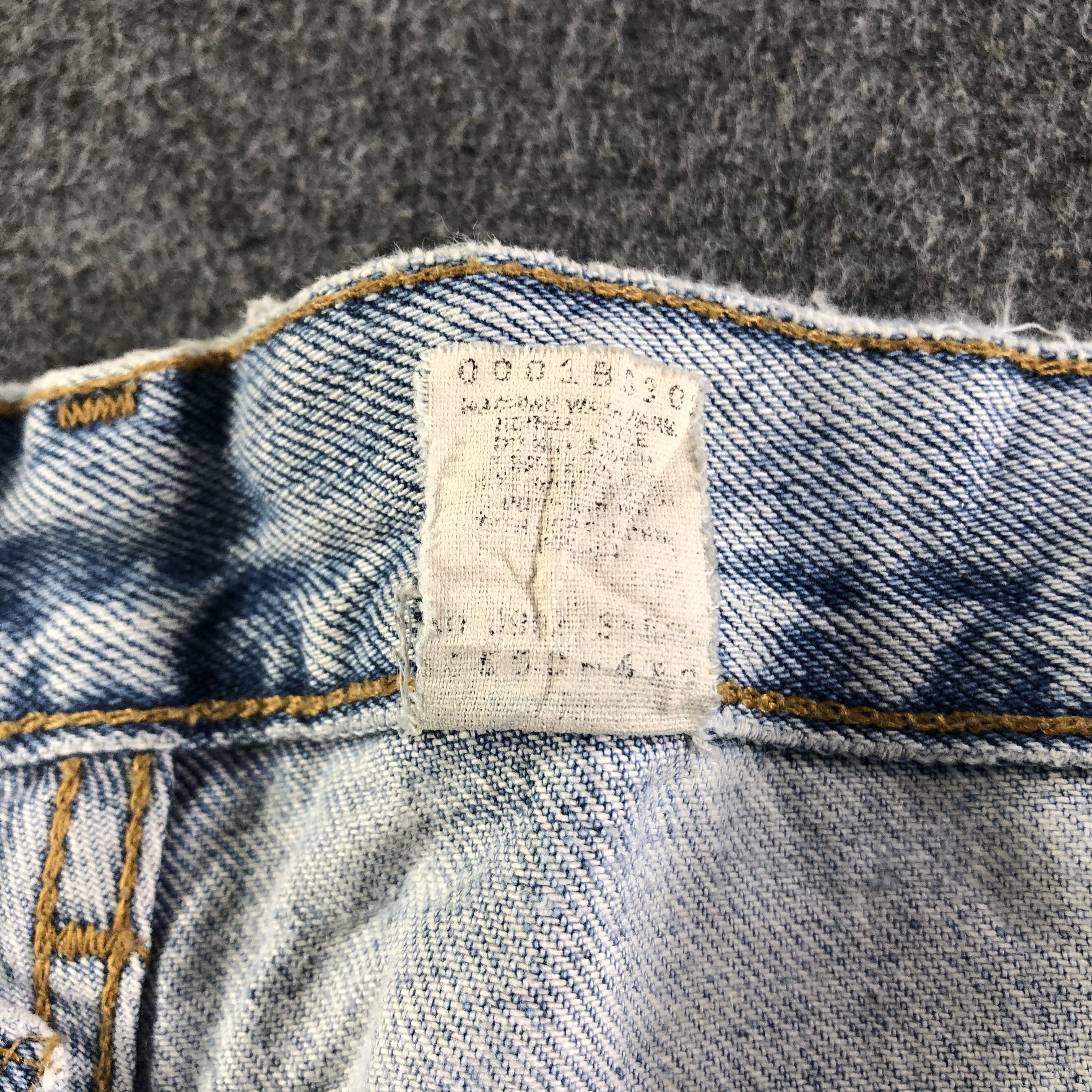 Levi's 90s Vintage Light Wash Levis 550 Jeans-J3105 Size US 35 - 12 Thumbnail