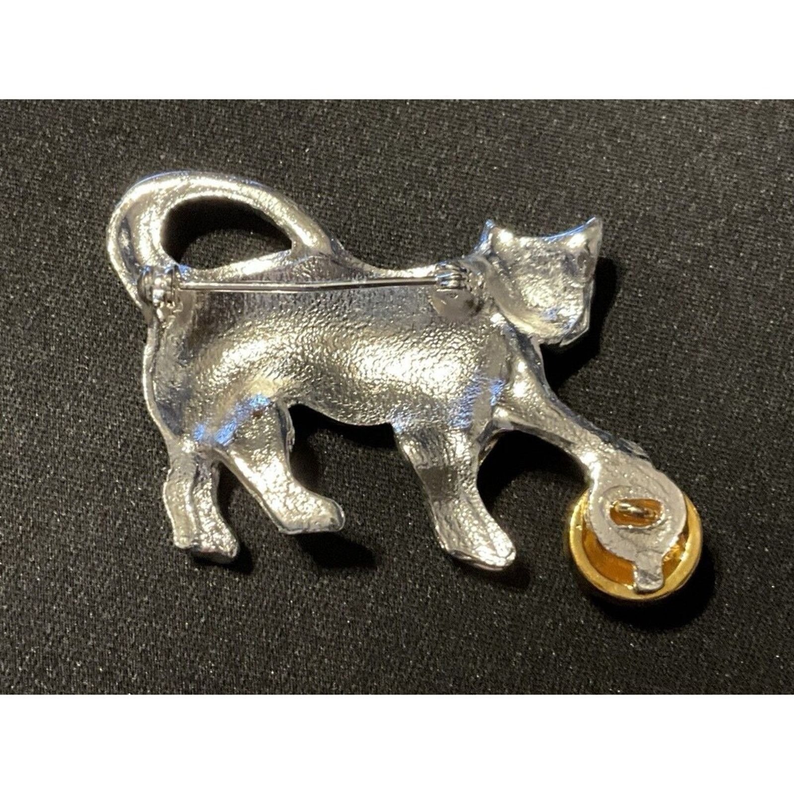 Other Vintage Gold & Silver Tone Cat Brooch W/ Gold Tone Ball Size ONE SIZE - 4 Thumbnail
