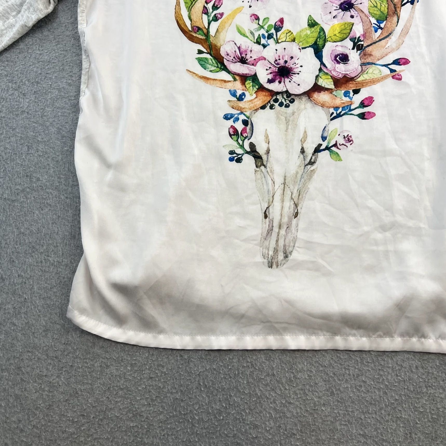 Ariat Ariat Shirt Womens Small White Gray Floral Antler Skull Raglan Western Top Size S / US 4 / IT 40 - 7 Thumbnail