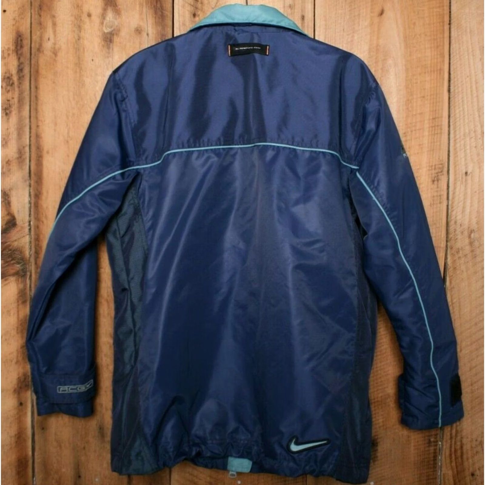Nike ACG VINTAGE Nike ACG Outer Layer 3 Blue Nylon Windbreaker Rain Jacket Women's M Blue Windbreaker Nike ACG Jacket Womens M Size M / US 6-8 / IT 42-44 - 2 Thumbnail