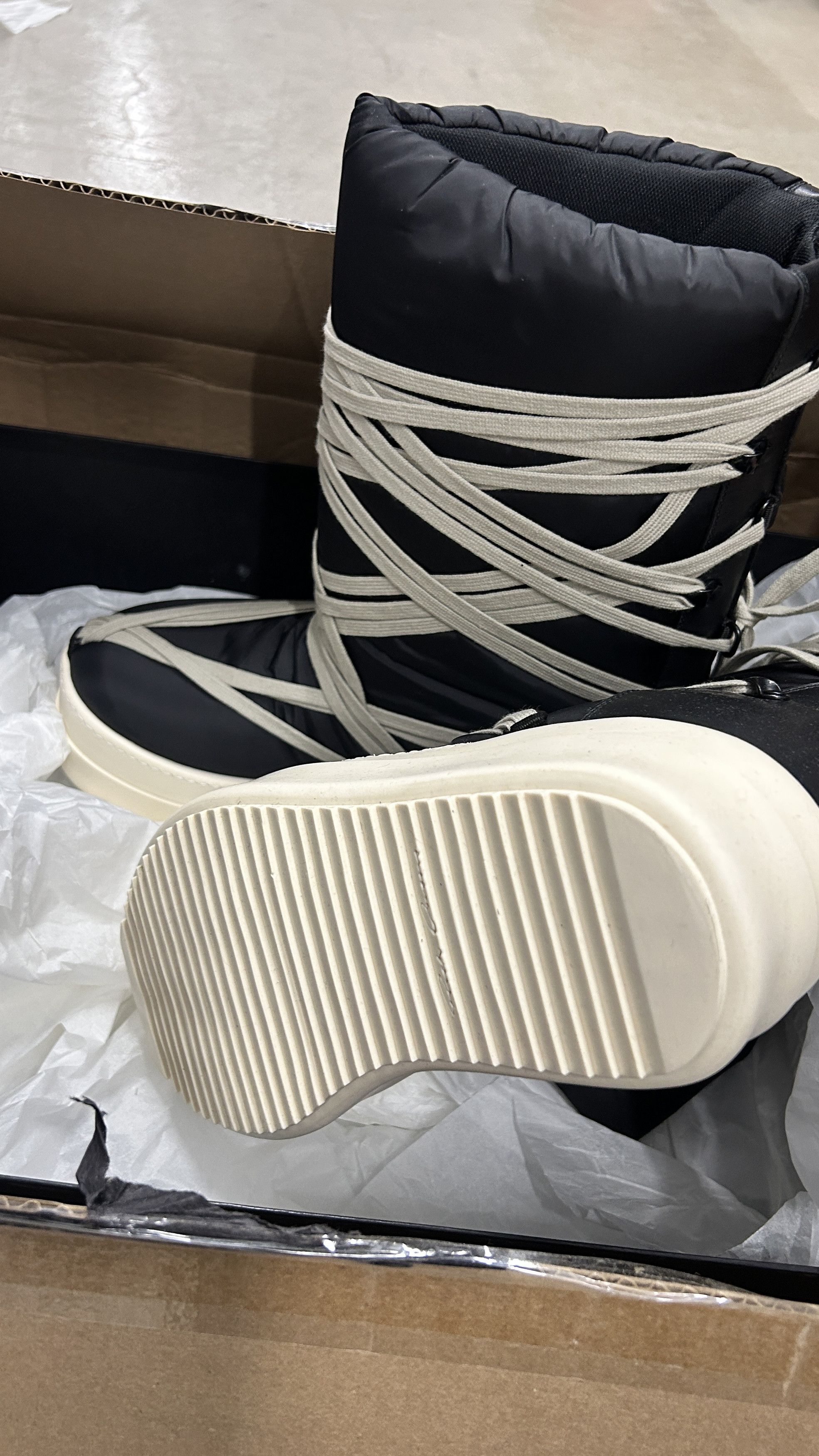Moncler × Rick Owens FW23 BIGROCKS IN BLACK HEAVY size EU 43 / US 10 Size US 10 / EU 43 - 9 Thumbnail