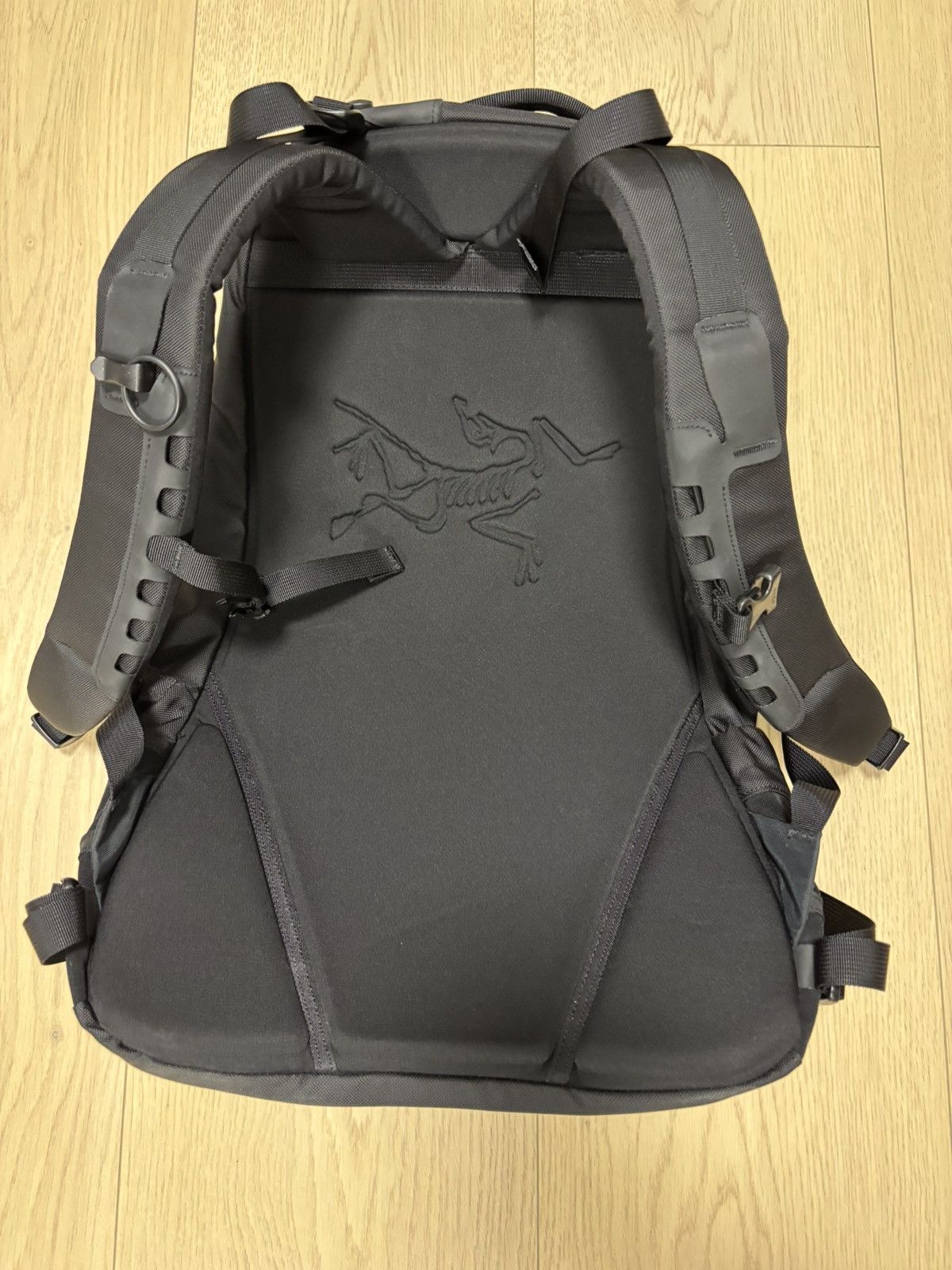 Arc'teryx Arc’teryx Arro 22 × EA Sports – Ultra Rare Employee Collab Size ONE SIZE - 4 Thumbnail