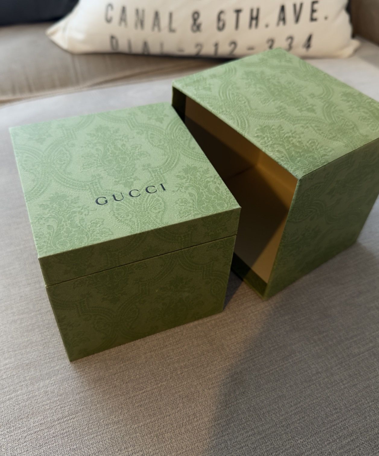 Gucci Gucci Watch G-Timeless 38mm Disney Donald Duck Size 38 - 16 Thumbnail