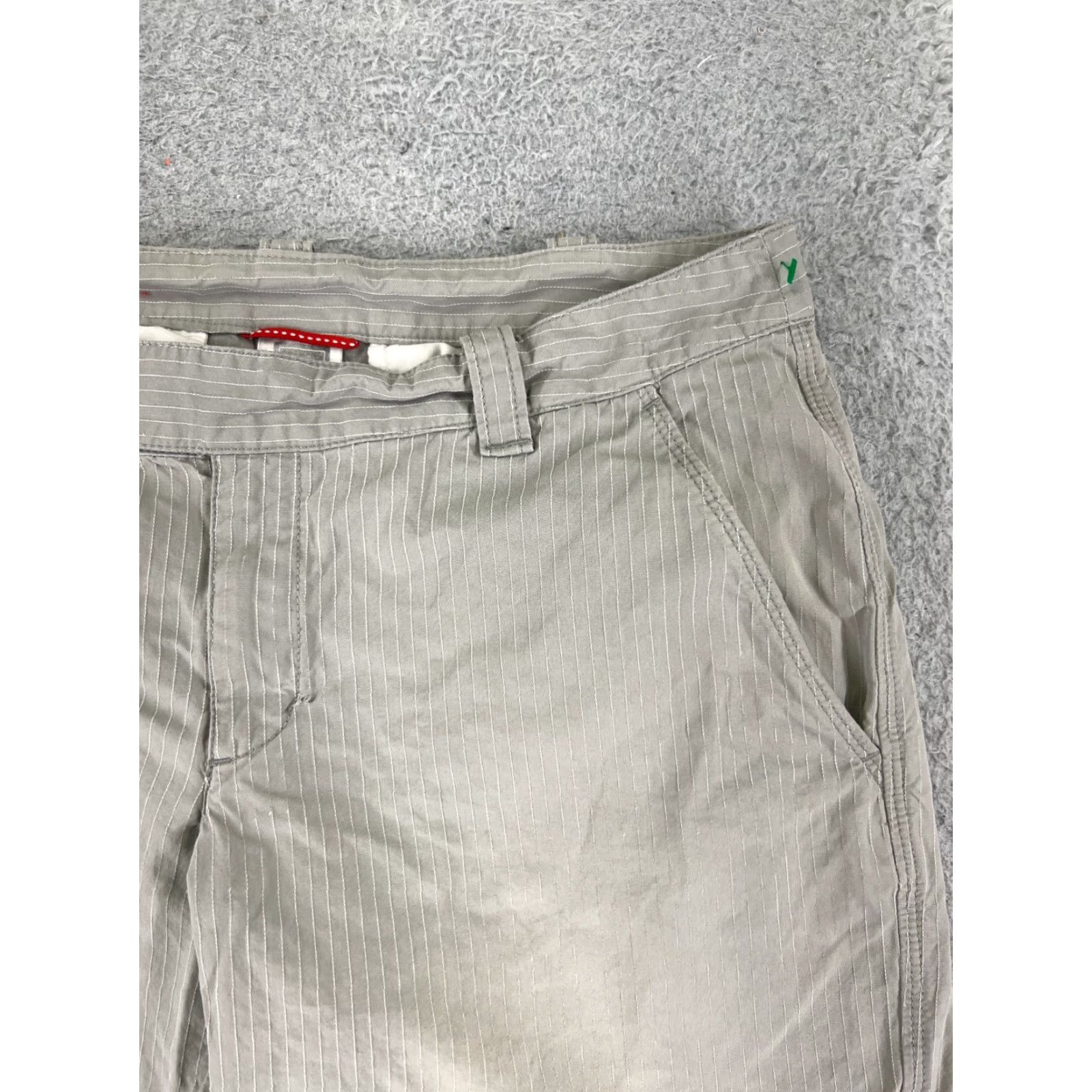 The North Face The North Face Shorts Womens 10 Gray Stripe 100% Cotton Golf Hiking Size 32" / US 10 / IT 46 - 5 Thumbnail