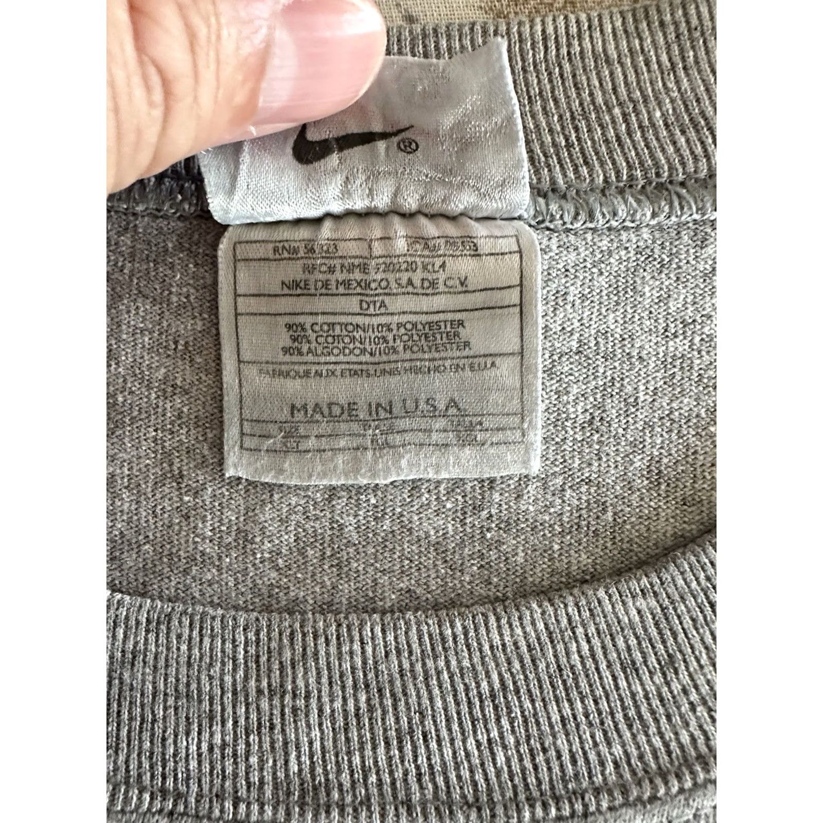 Nike VINTAGE Nike Gray Swoosh Tank Top Mens XXL Made In USA Embroidered Swoosh 90s Size US XL / EU 56 / 4 - 4 Thumbnail