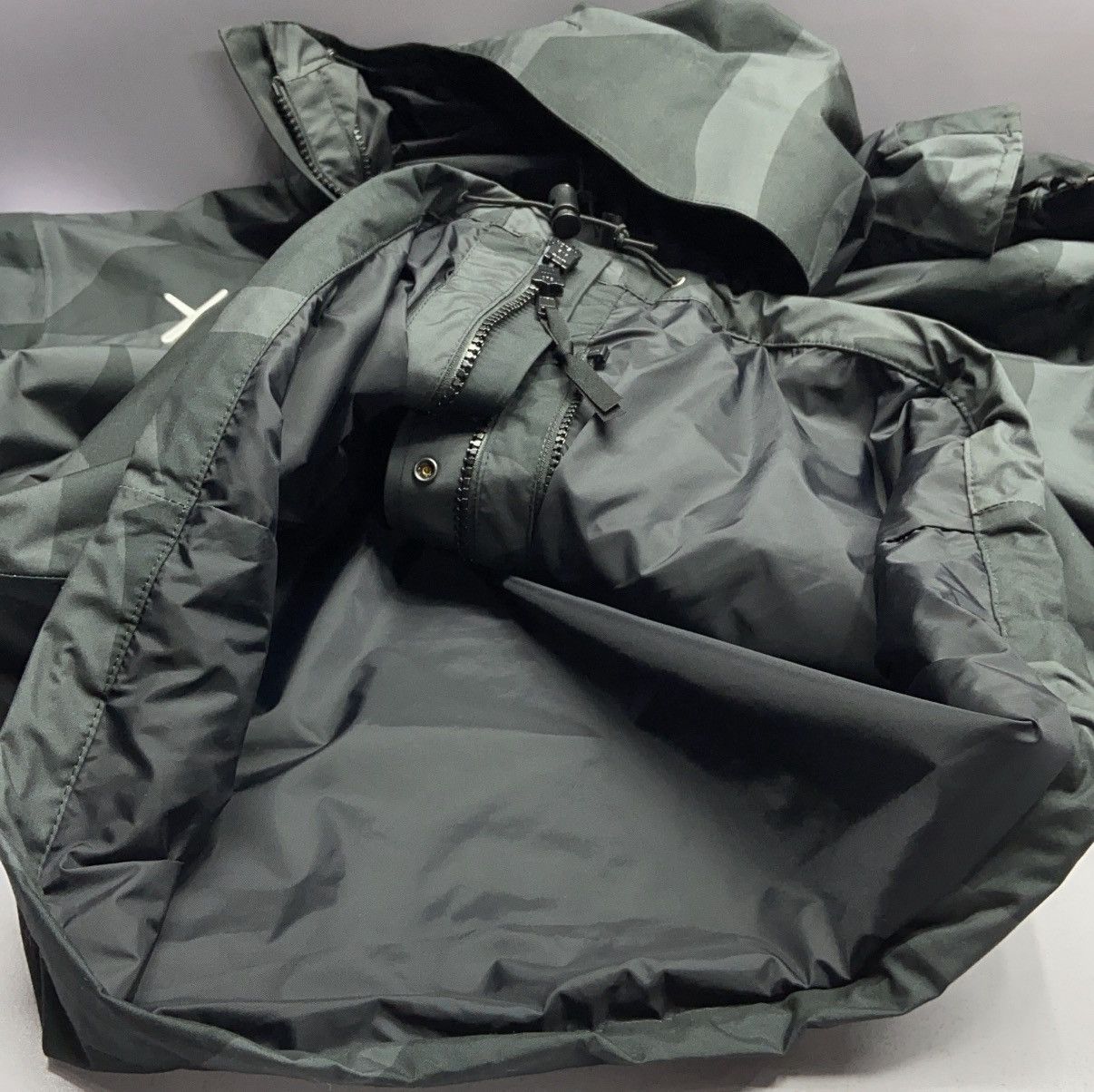 Kaws × The North Face The North Face x KAWS Retro 1986 Mountain Jacket Size US L / EU 52-54 / 3 - 11 Thumbnail