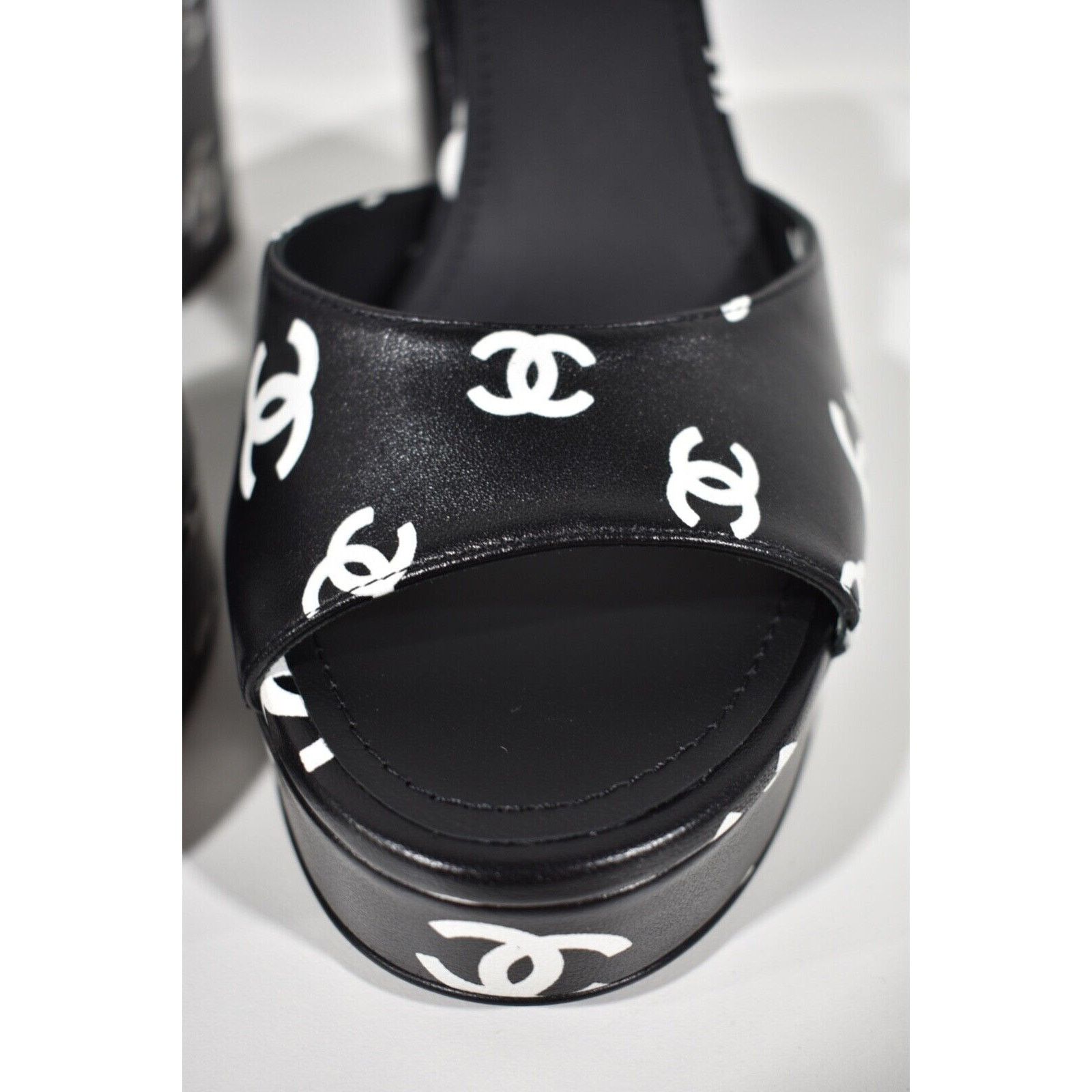 Chanel Chanel Lambskin Platform Strap Block Heel Sandal 40 Size US 10 / IT 40 - 6 Thumbnail
