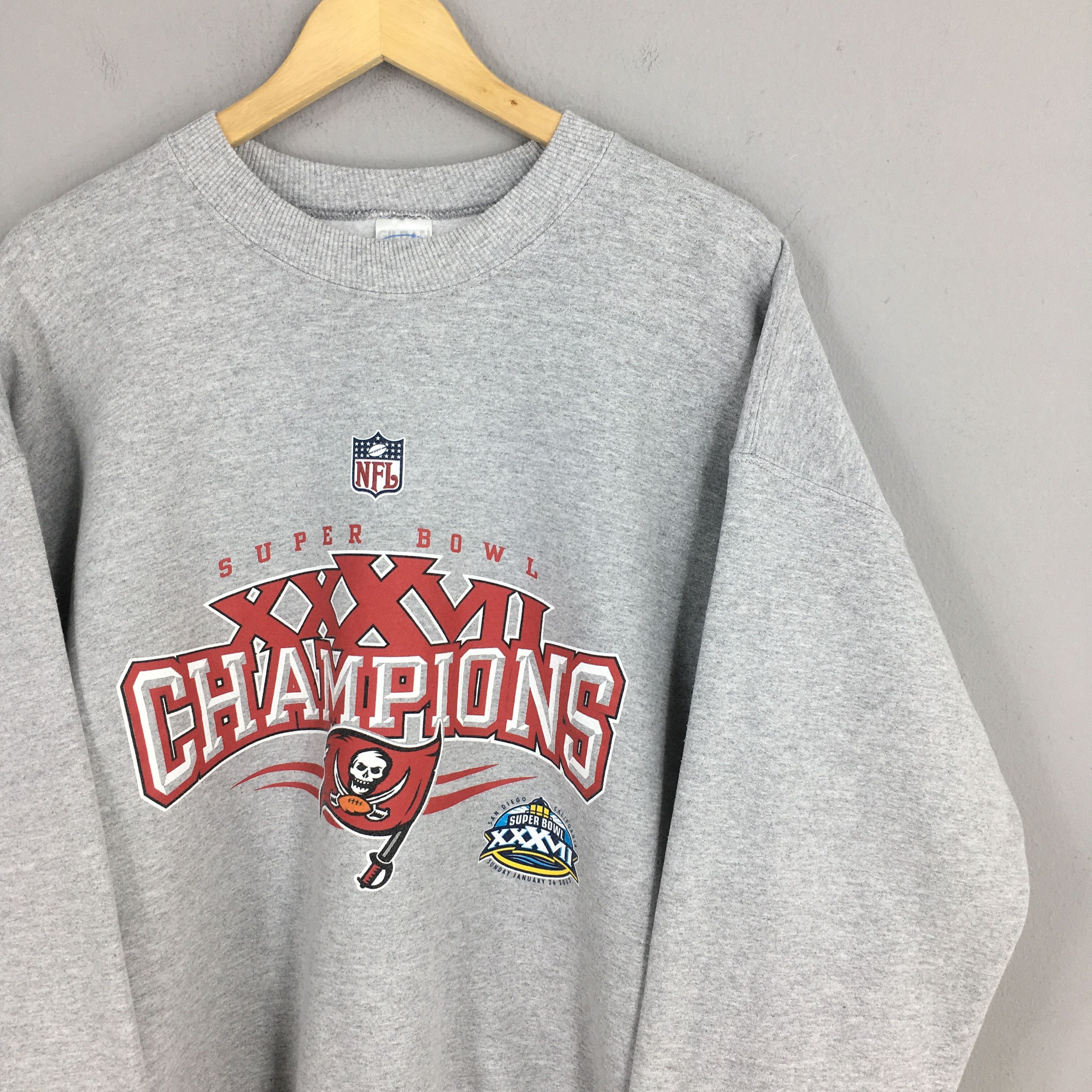 Gildan × NFL × Vintage Vintage Tampa Bay Buccaneers NFL Sweatshirt XLarge Size US XL / EU 56 / 4 - 2 Thumbnail
