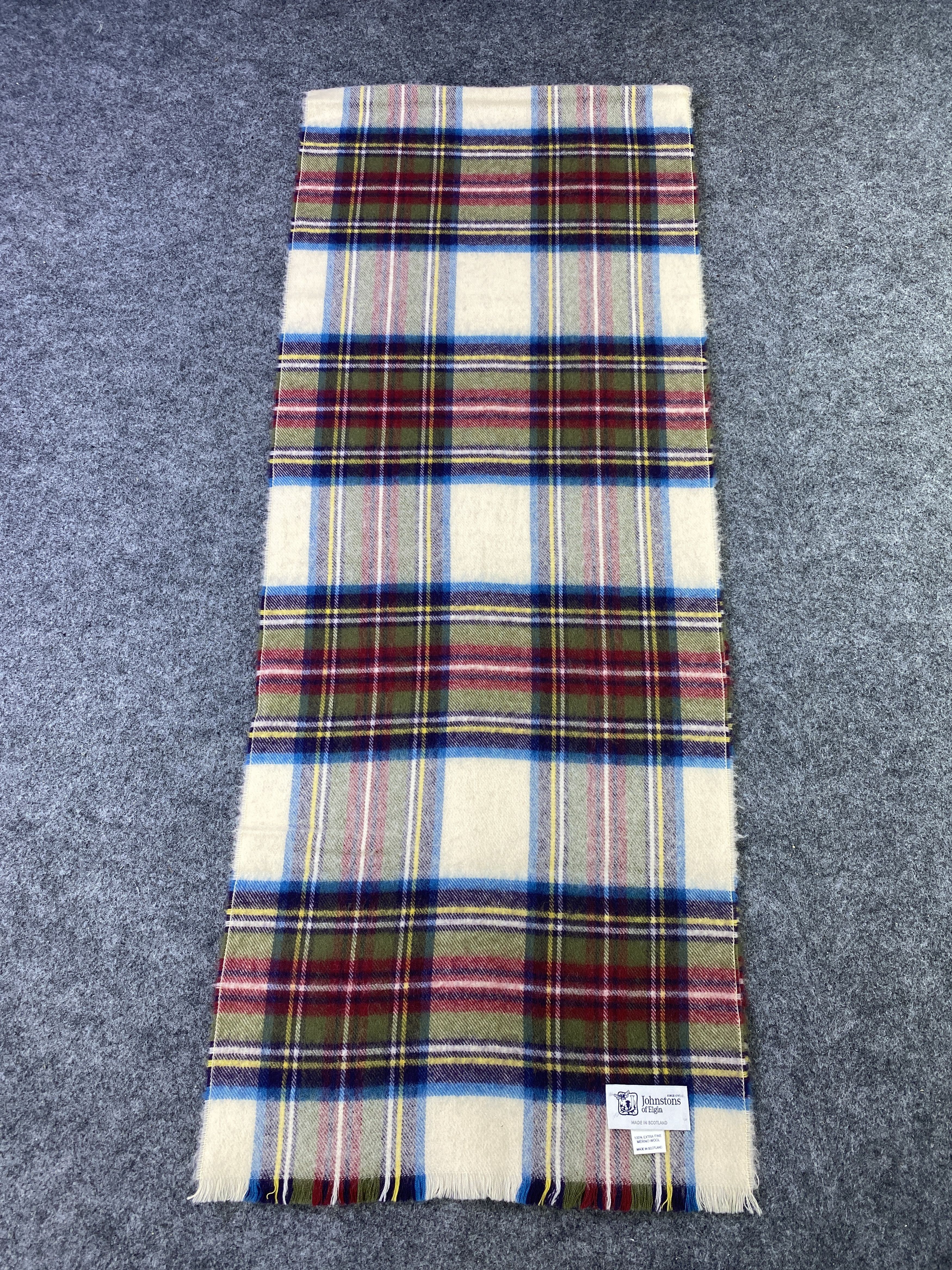 Johnstons Of Elgin Johnstons Of Elgin Scarf / Muffler / Neckwear -T684 Size ONE SIZE - 2 Thumbnail