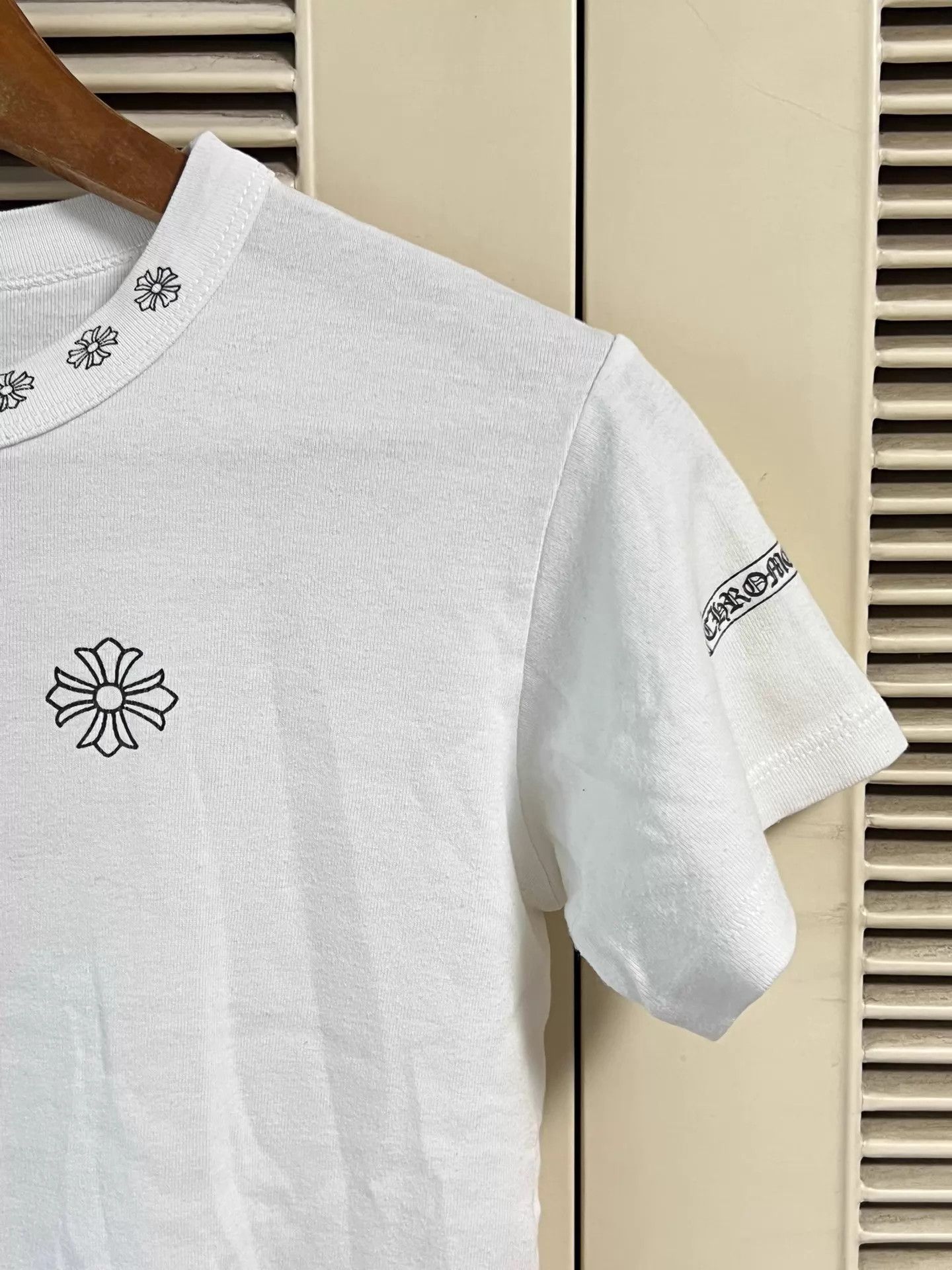 Chrome Hearts Chrome Hearts White SS Tee M Embrd Neck/Cuffs Back Lg Logo Size M / US 6-8 / IT 42-44 - 4 Thumbnail