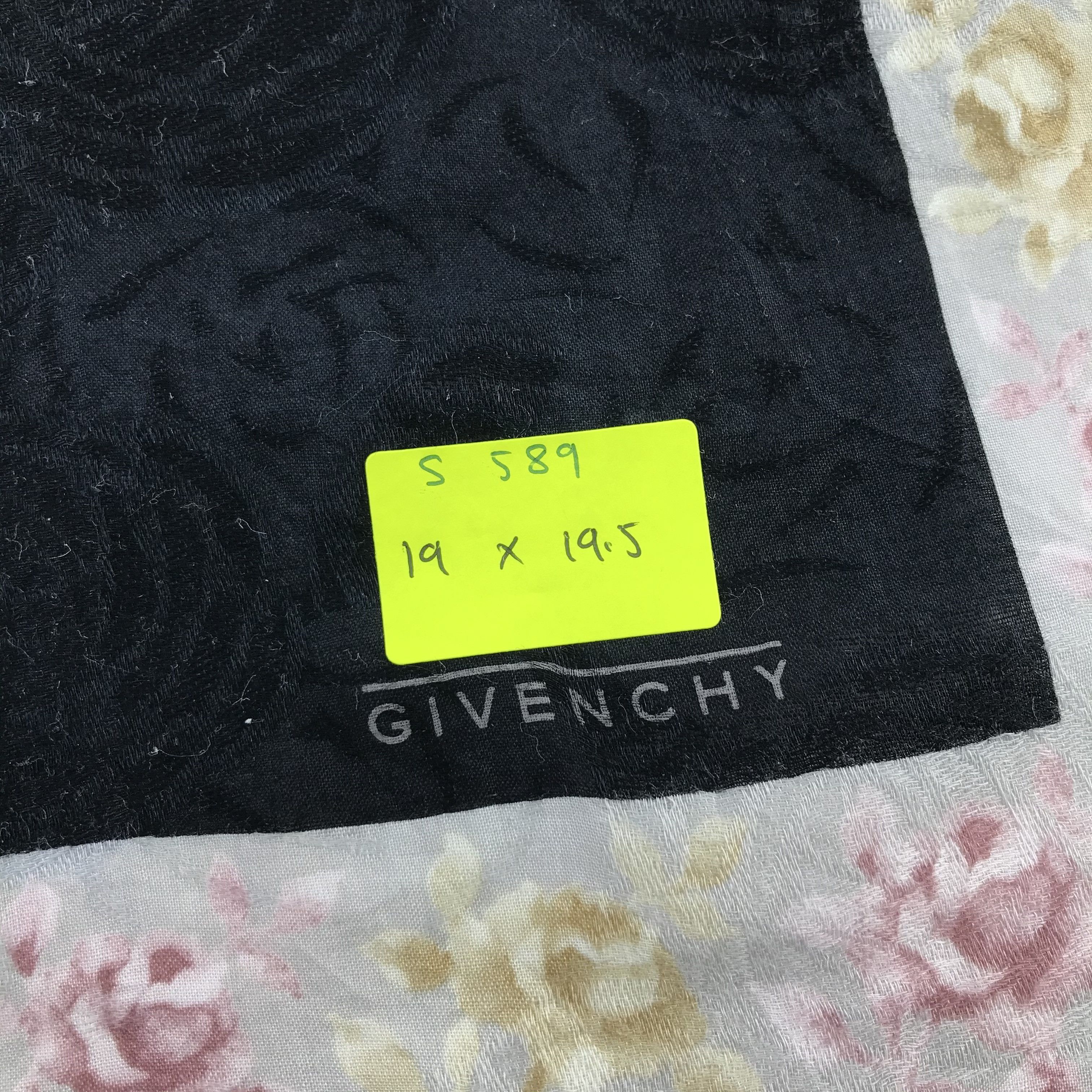 Vintage Givenchy Bandana/ Handkerchief / Neckerchief Size ONE SIZE - 5 Thumbnail