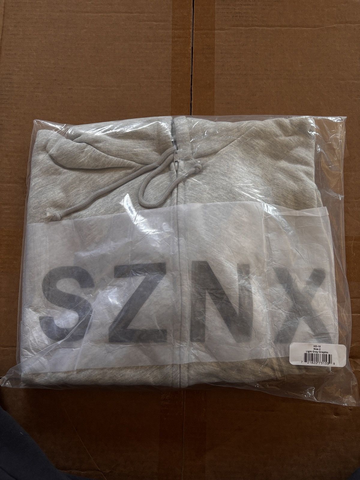 Yeezy Hd-10 size 2 yeezy shipsdayOf Size US L / EU 52-54 / 3 - 1 Thumbnail