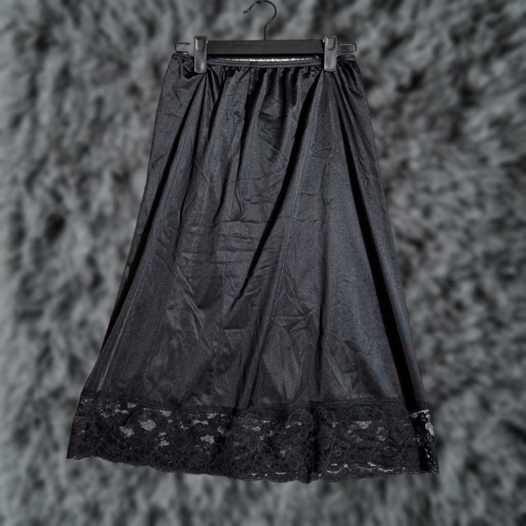 Vintage VINTAGE Vassarette Half Slip Skirt 26 Nylon Lingerie Black 90s Coquette Goth Lace Women Mens? Size 26" / US 2 / IT 38 - 1 Thumbnail