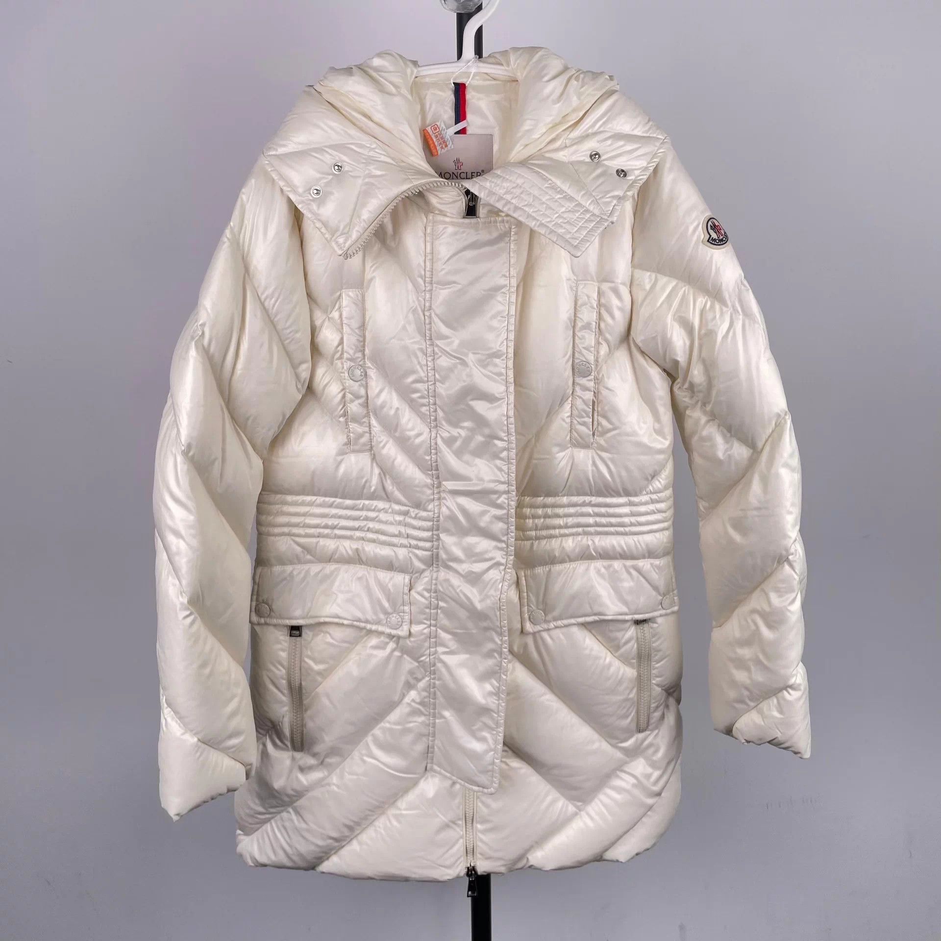 Moncler Moncler White Hooded Down Jacket Size 00 Size XXS / US 00 / IT 34 - 1 Thumbnail