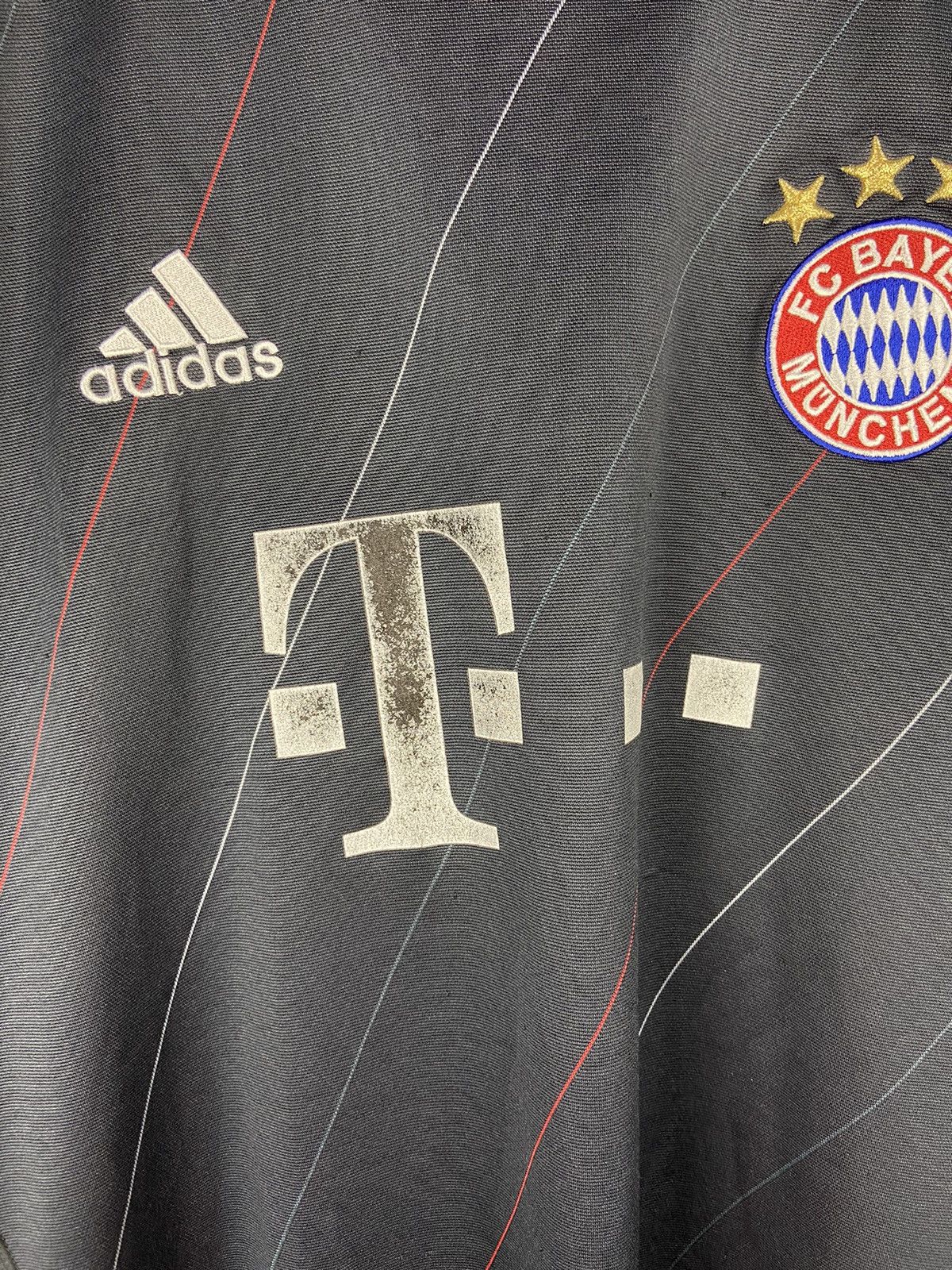 Vintage JERSEY ADIDAS BAYERN MUNICH FOOTBALL SHIRT 2011 TONI KROOS Size US M / EU 48-50 / 2 - 4 Thumbnail