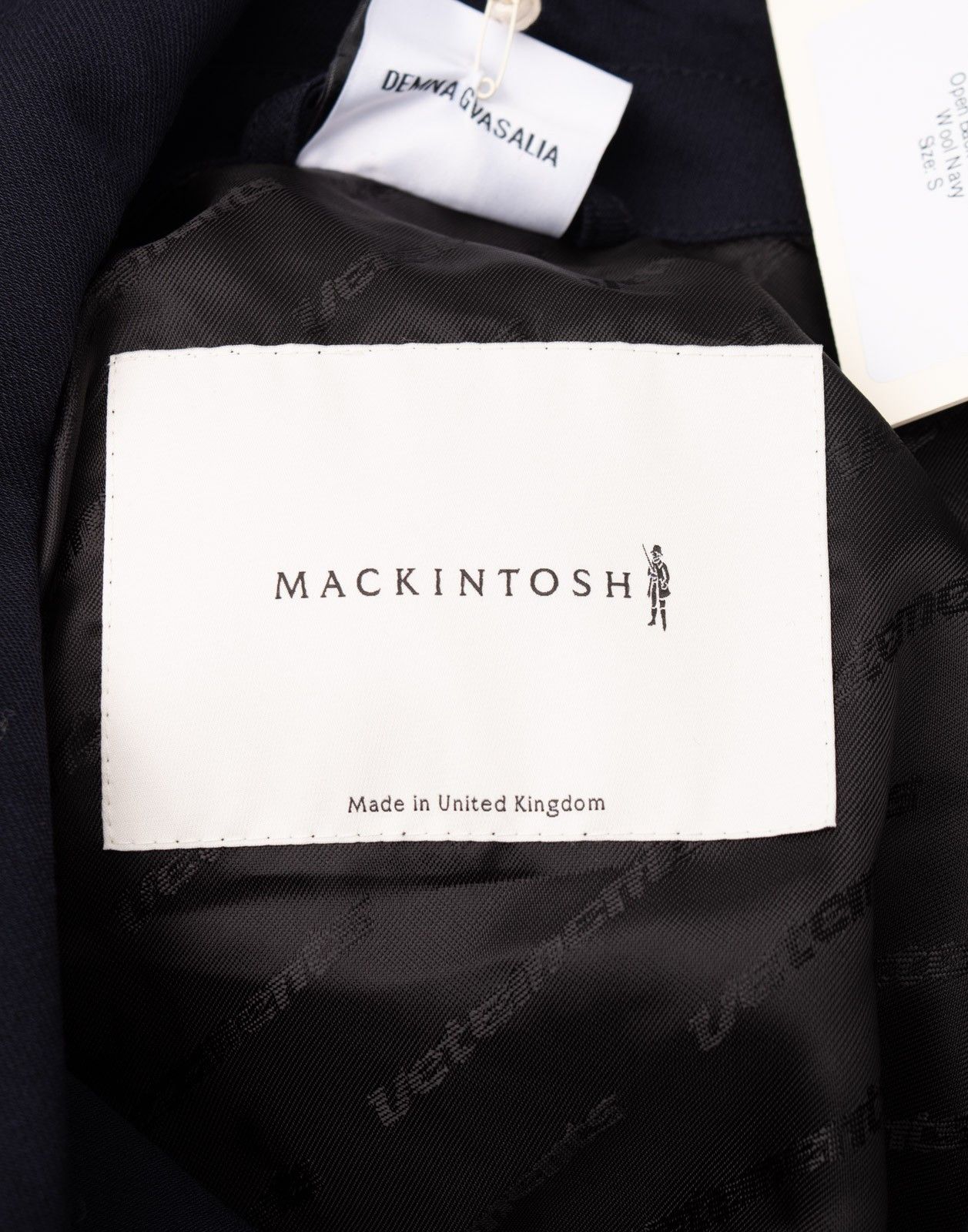 Vetements x Mackintosh Car Coat UNISEX OS SS18 NWT DS Size US S / EU 44-46 / 1 - 7 Thumbnail