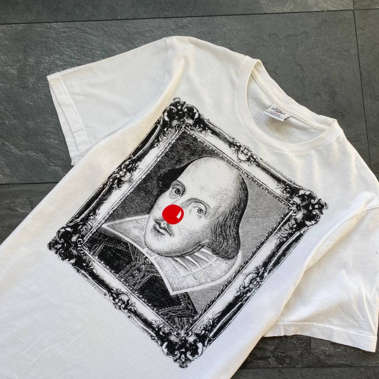Vivienne Westwood Vivienne Westwood comic relief t-shirt s-xs size Size US XS / EU 42 / 0 - 2 Thumbnail