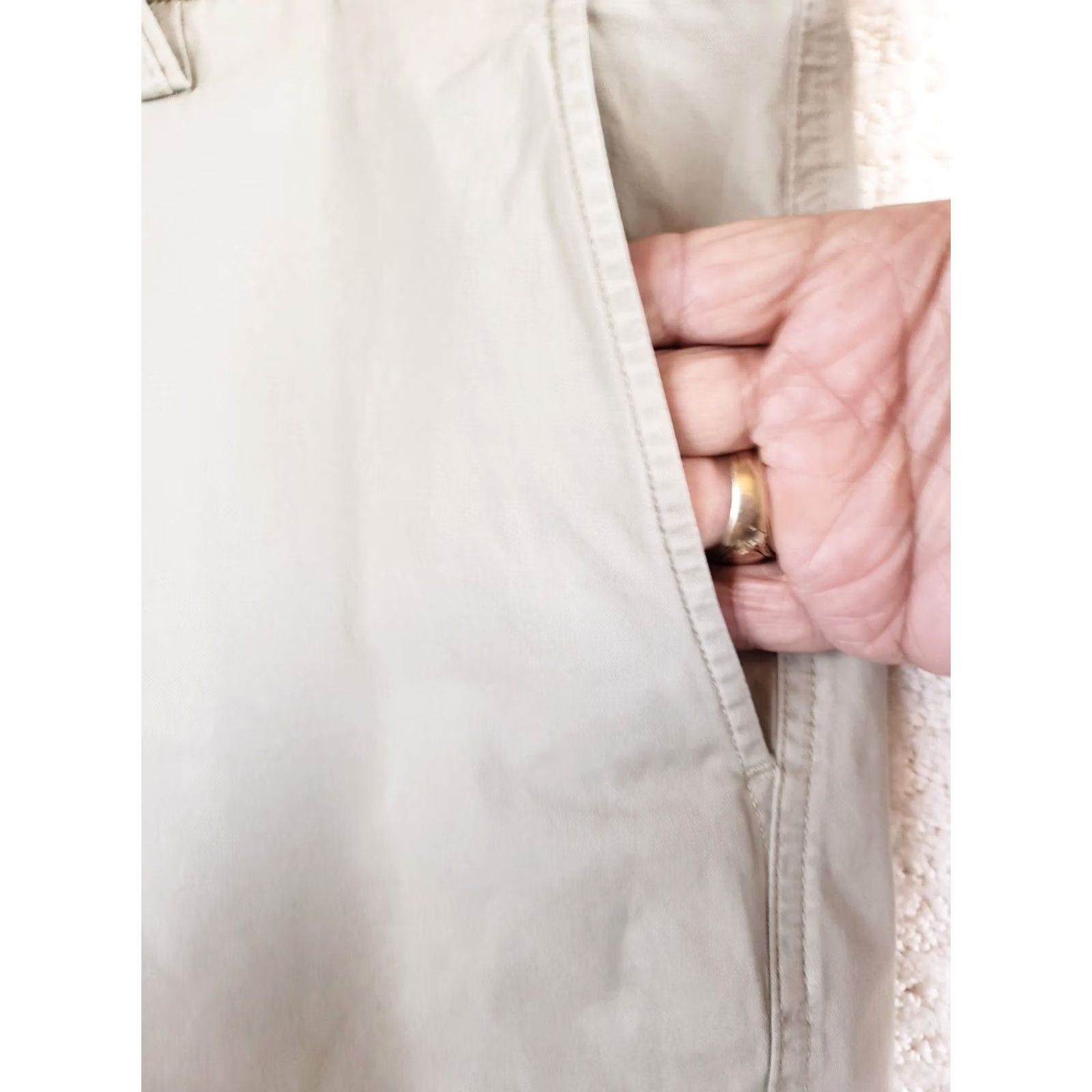 Lands' End Lands' End Men's 42 Flat Front Classic Fit 9" Beige Chino Shorts NWOT Size US 42 / EU 58 - 4 Thumbnail