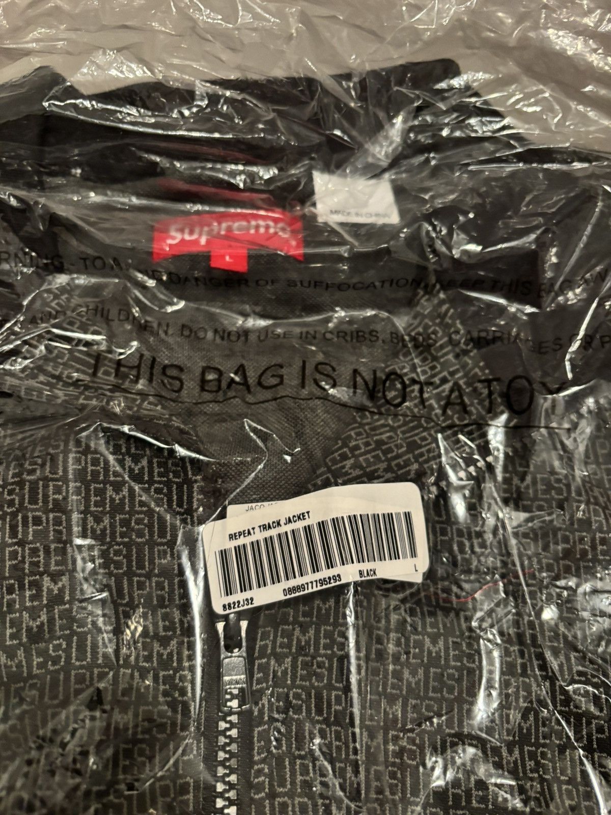 Supreme SUPREME Repeat Track Jacket Large Black SS22 new | Grailed