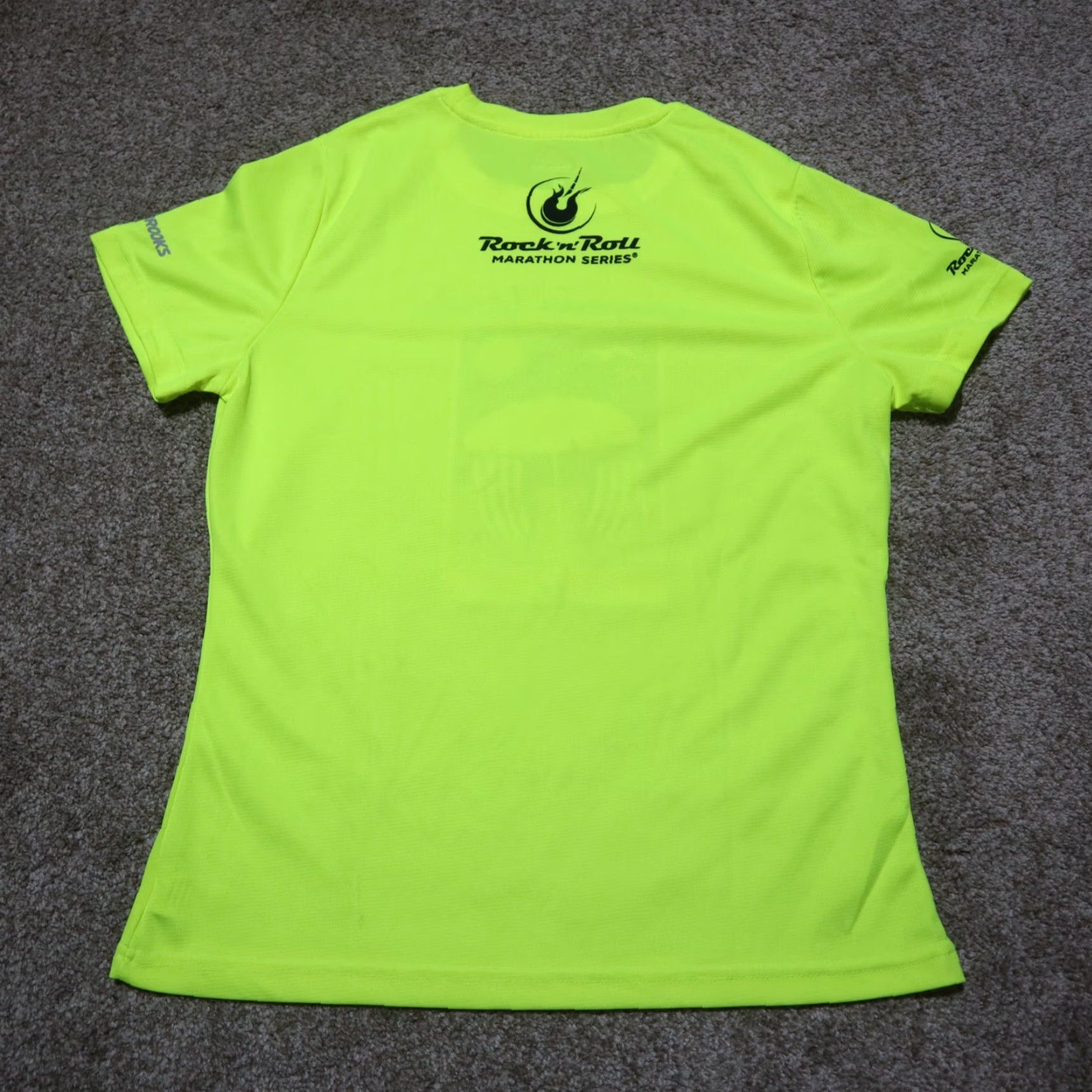 Brooks VINTAGE Virginia Beach VA Green T-Shirt Running 5K Summer Spring Fall Adult Medium Cotton Logo Mens Size US M / EU 48-50 / 2 - 8 Thumbnail