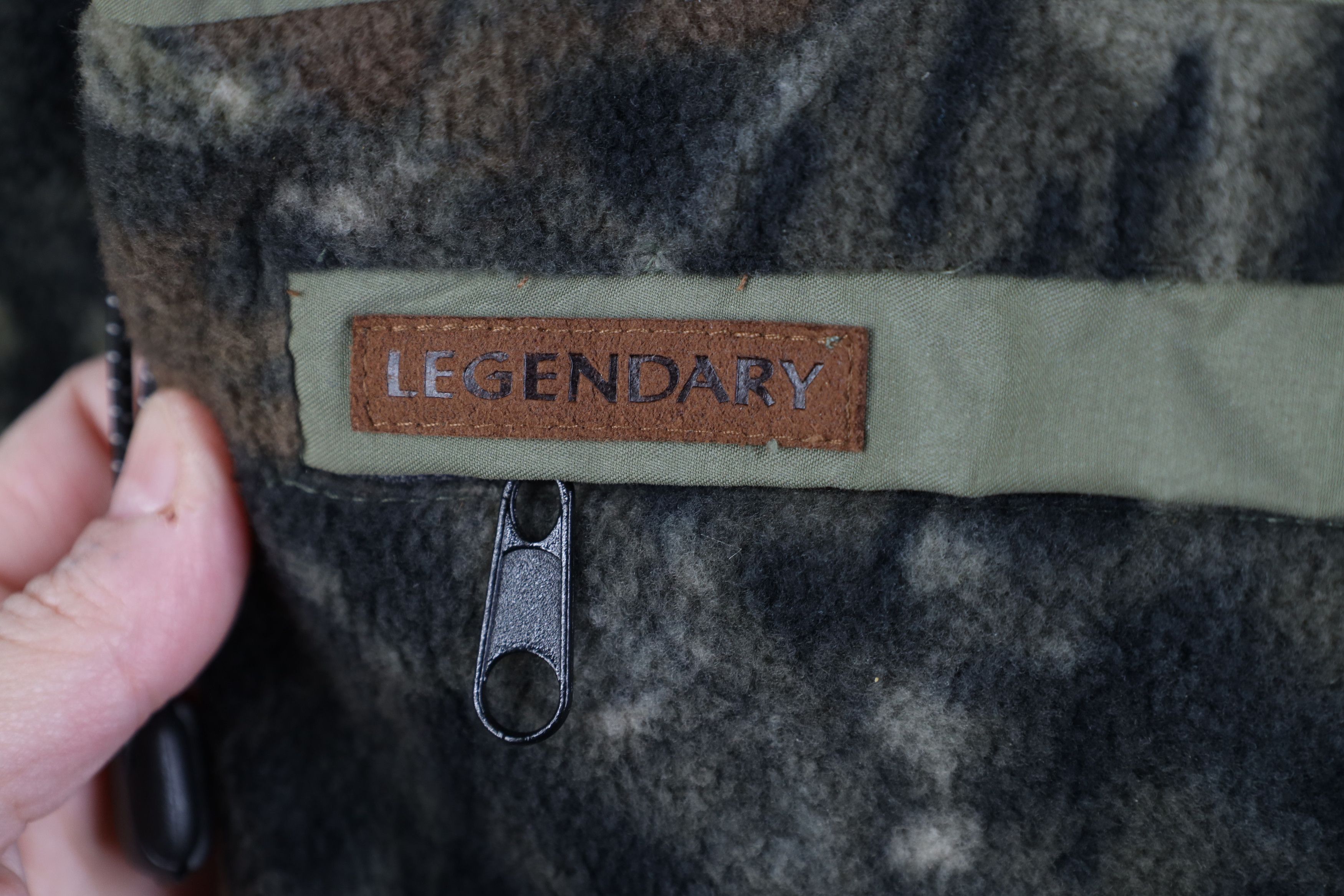 Vintage Vintage Y2K Streetwear Camouflage Full Zip Vest Jacket Size US L / EU 52-54 / 3 - 4 Thumbnail
