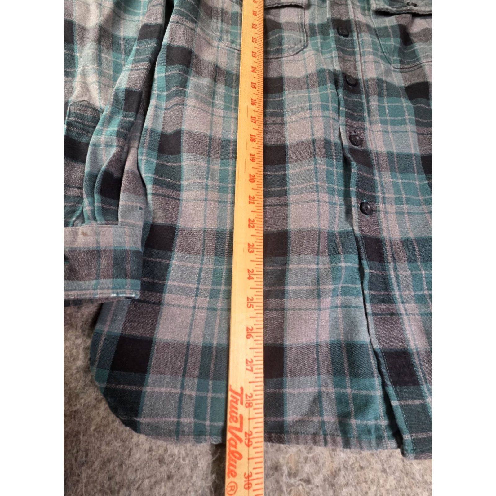 Vintage LL Bean Mens Shirt Gray Green Plaid Traditional Fit Chamois Cotton Distressed Button-Up Long Sleeve 2XL Tall Size US XXL / EU 58 / 5 - 8 Thumbnail