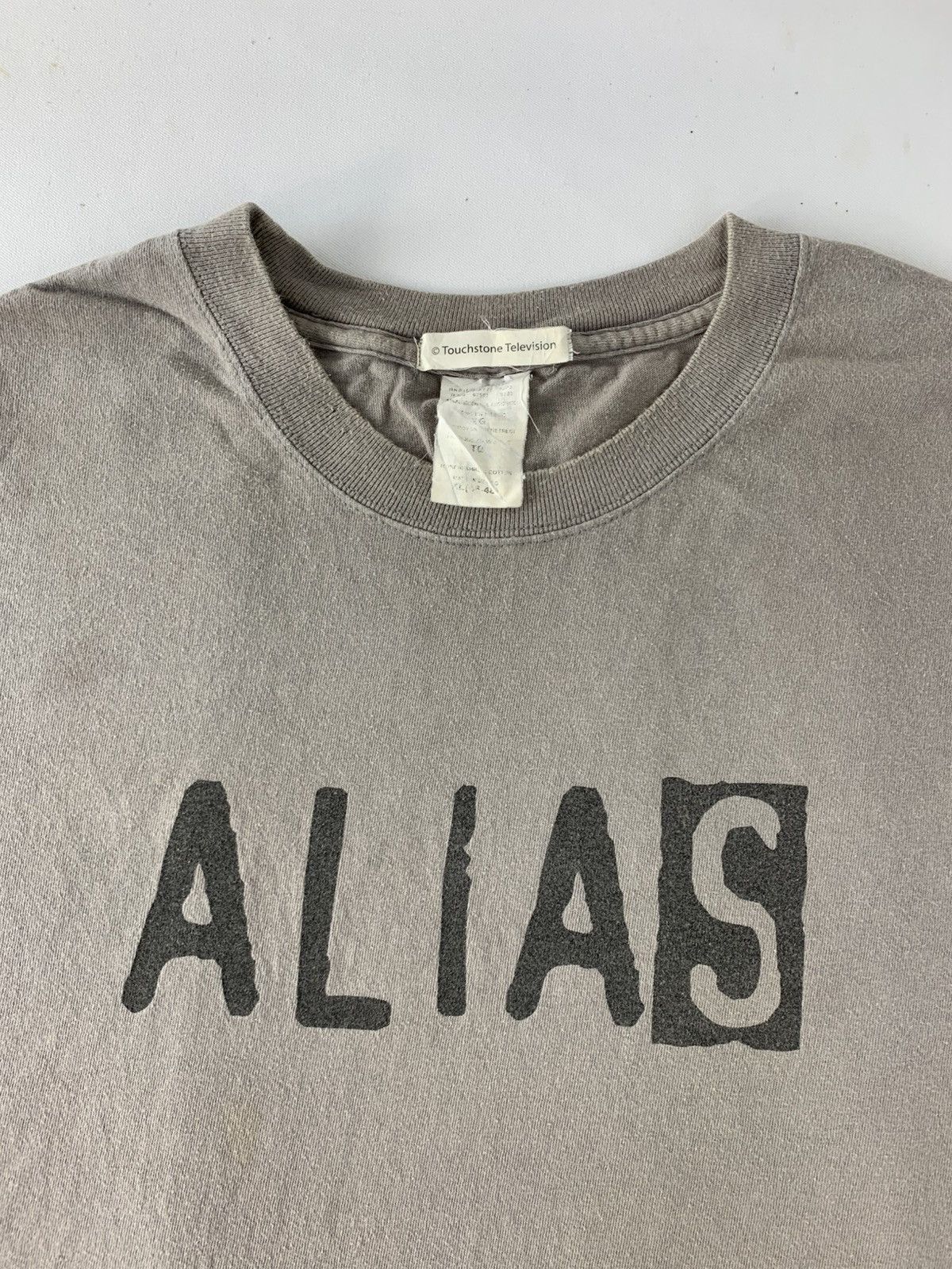 Other Touchtone Television Alias Spell Out Printed Tee Size US XL / EU 56 / 4 - 4 Thumbnail