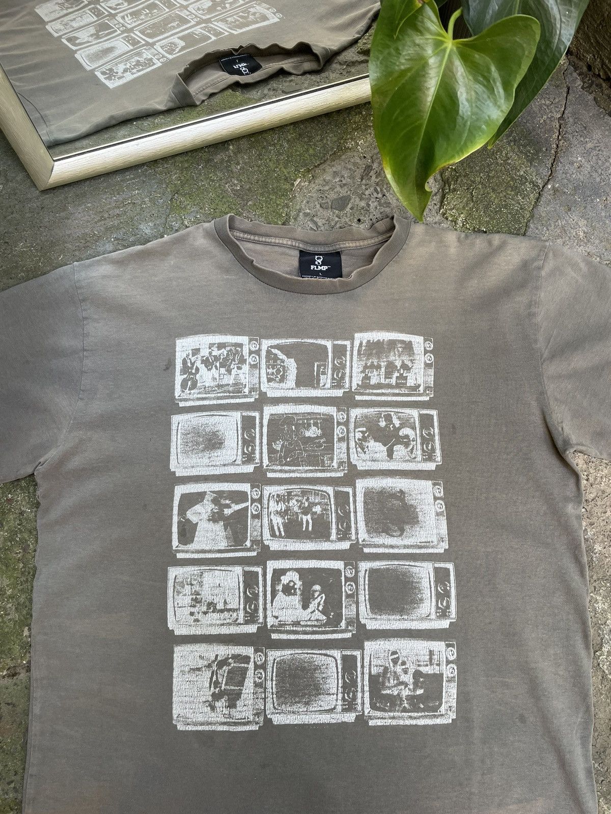 Japanese Brand Vintage Flash Imp 00’sTV Scary Faded T-Shirt Distressed RARE Size US L / EU 52-54 / 3 - 2 Thumbnail