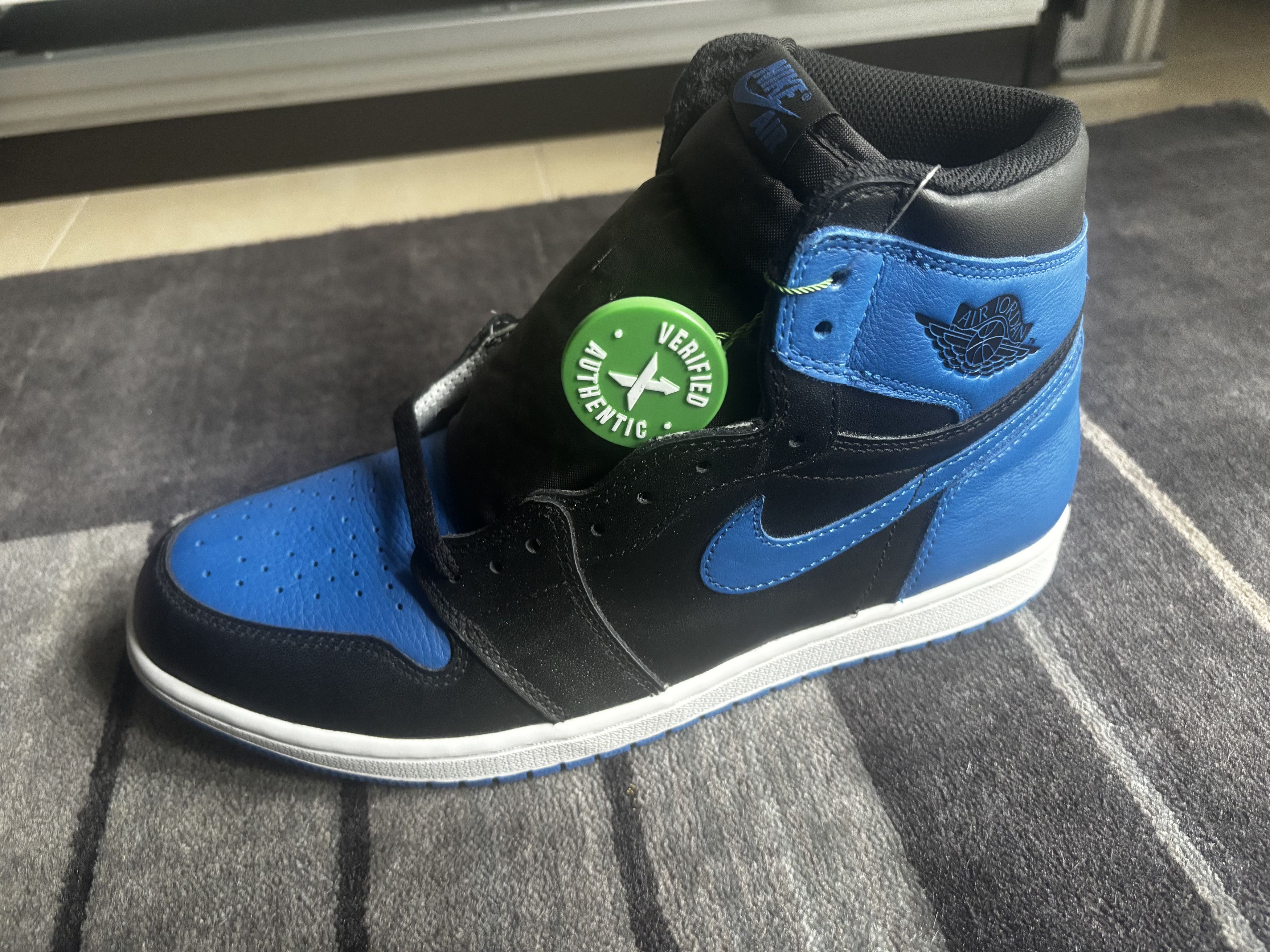 Jordan Brand Nike Air Jordan 1 Retro High OG Royal 2017 US10.5/EU44.5 Size US 10.5 / EU 43-44 - 1 Thumbnail