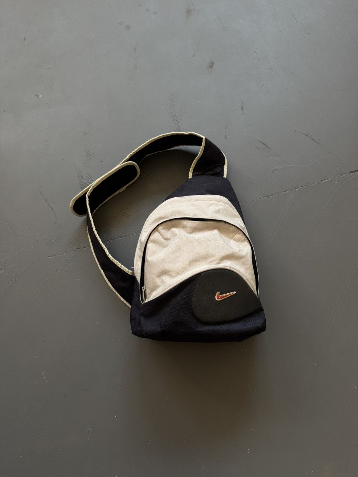00s Nike Vintage Center Swoosh Gorcpore Sling Bag Crossbody 