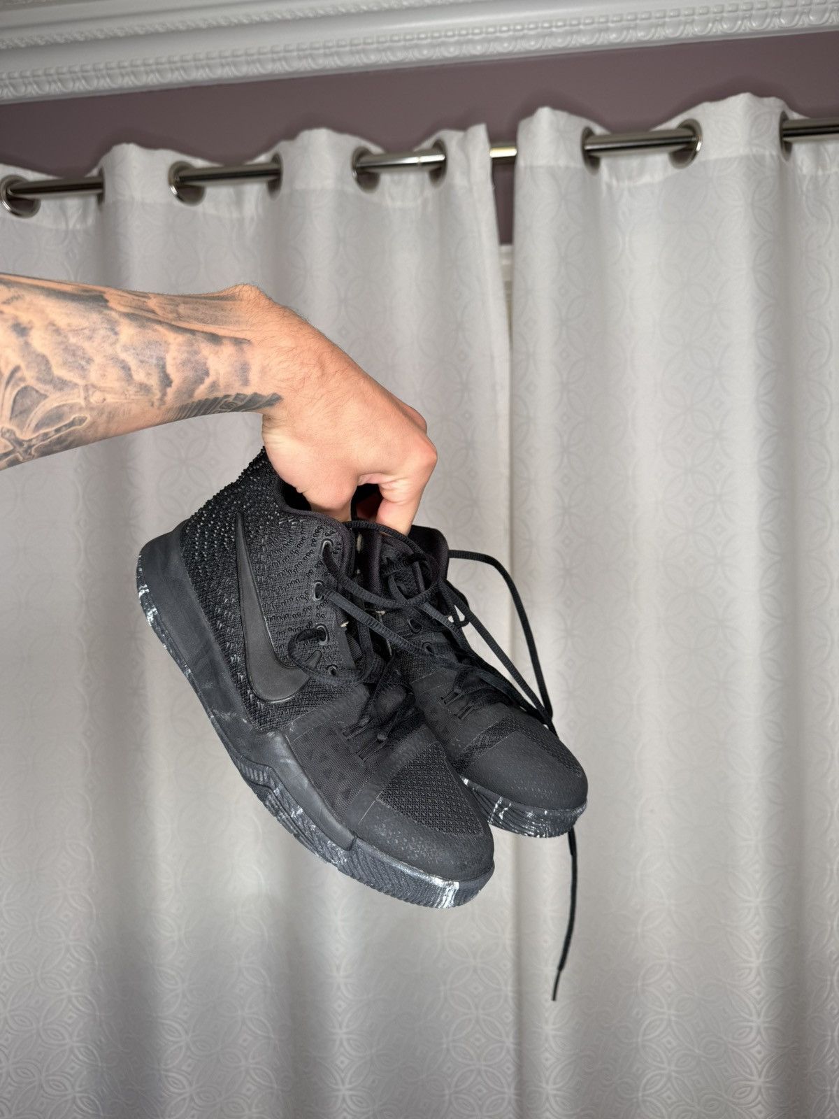 Nike Nike Kyrie 1’s Size US 6 / EU 39 - 1 Thumbnail