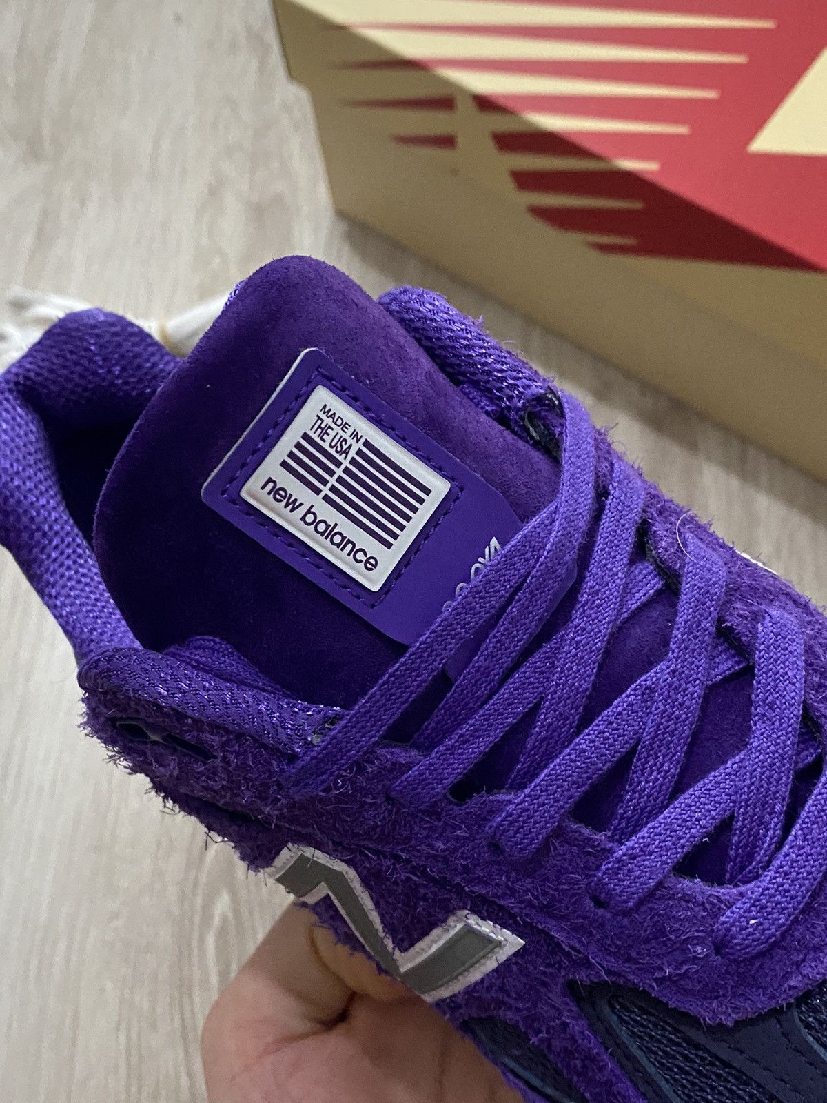 New Balance New Balance 990v4 Size US 9 / EU 42 - 2 Thumbnail