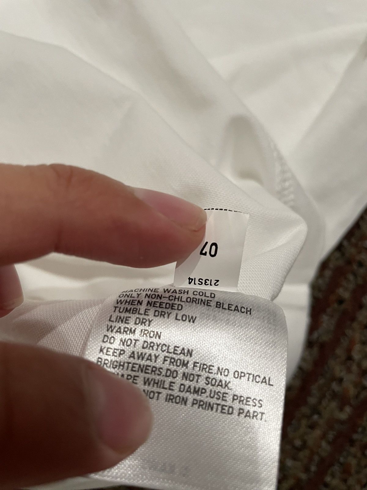 Uniqlo KAWS x Uniqlo UT Artbook Tee (Large) Size US L / EU 52-54 / 3 - 7 Thumbnail