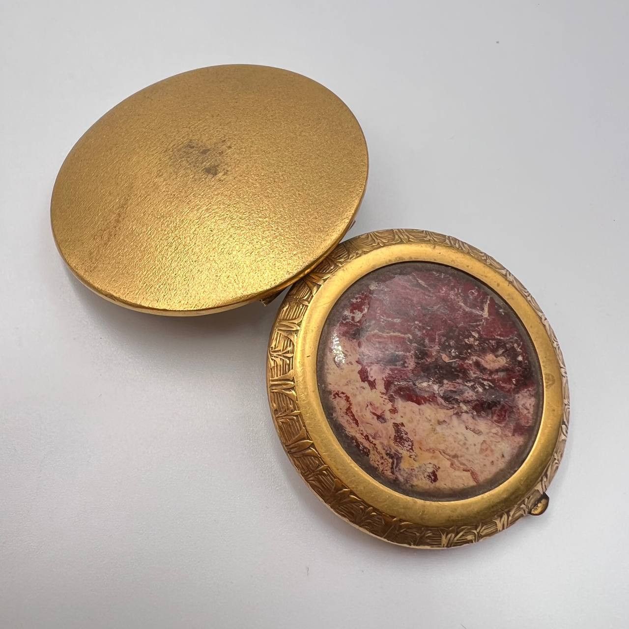 Vintage Vintage Vanity Powder Compact Case Gilded Brass Jasper Stone Size ONE SIZE - 2 Thumbnail