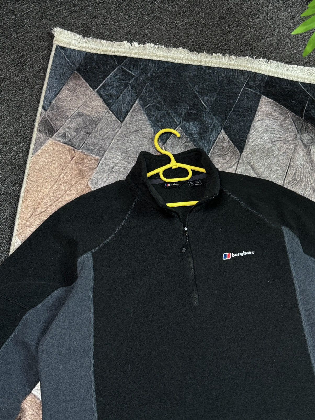 Berghaus Berghaus Fleece gorpcore outdoor size L Size US L / EU 52-54 / 3 - 7 Thumbnail