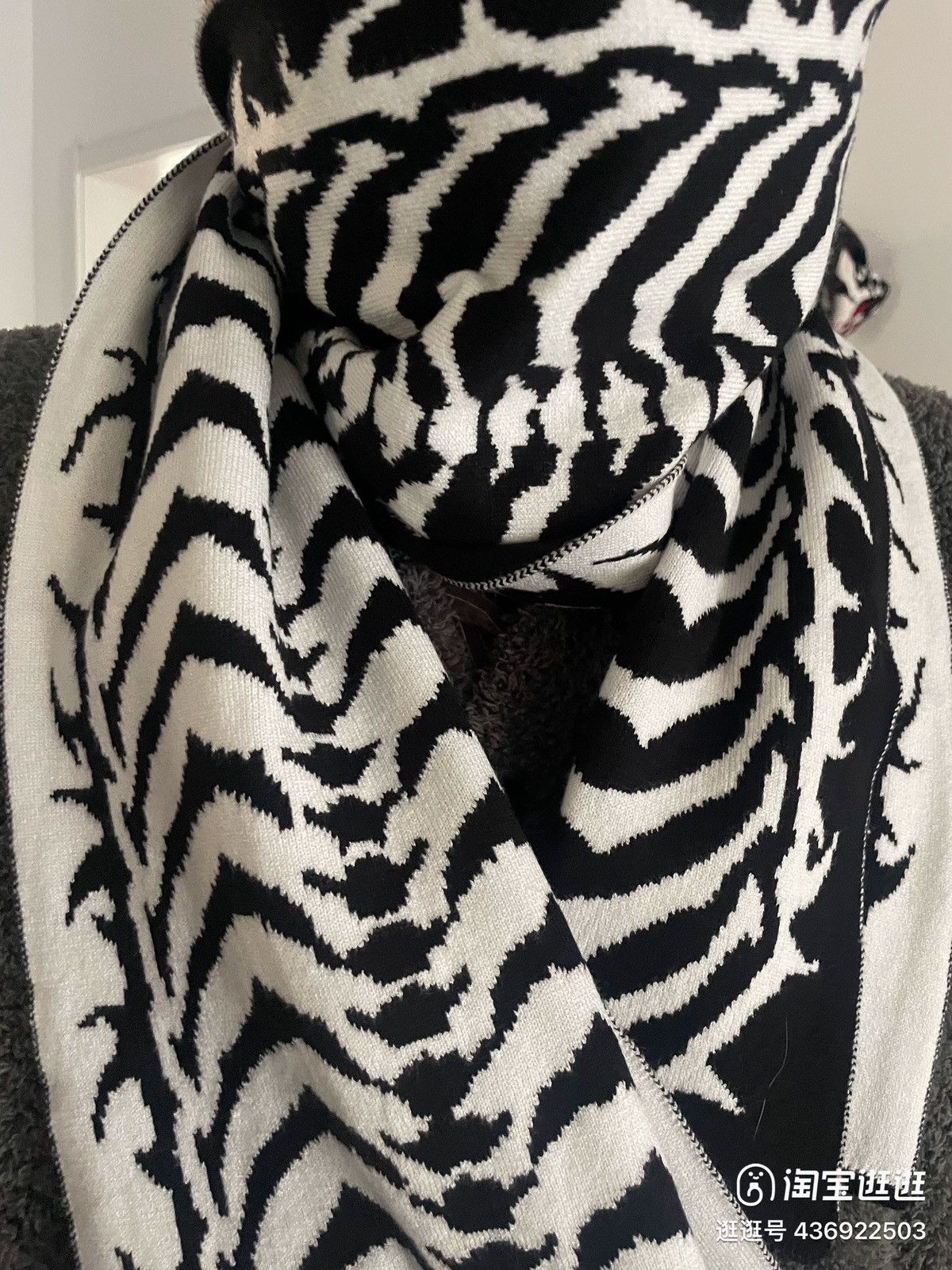 Designer × Japanese Brand UNISEX SCARF Size ONE SIZE - 3 Thumbnail