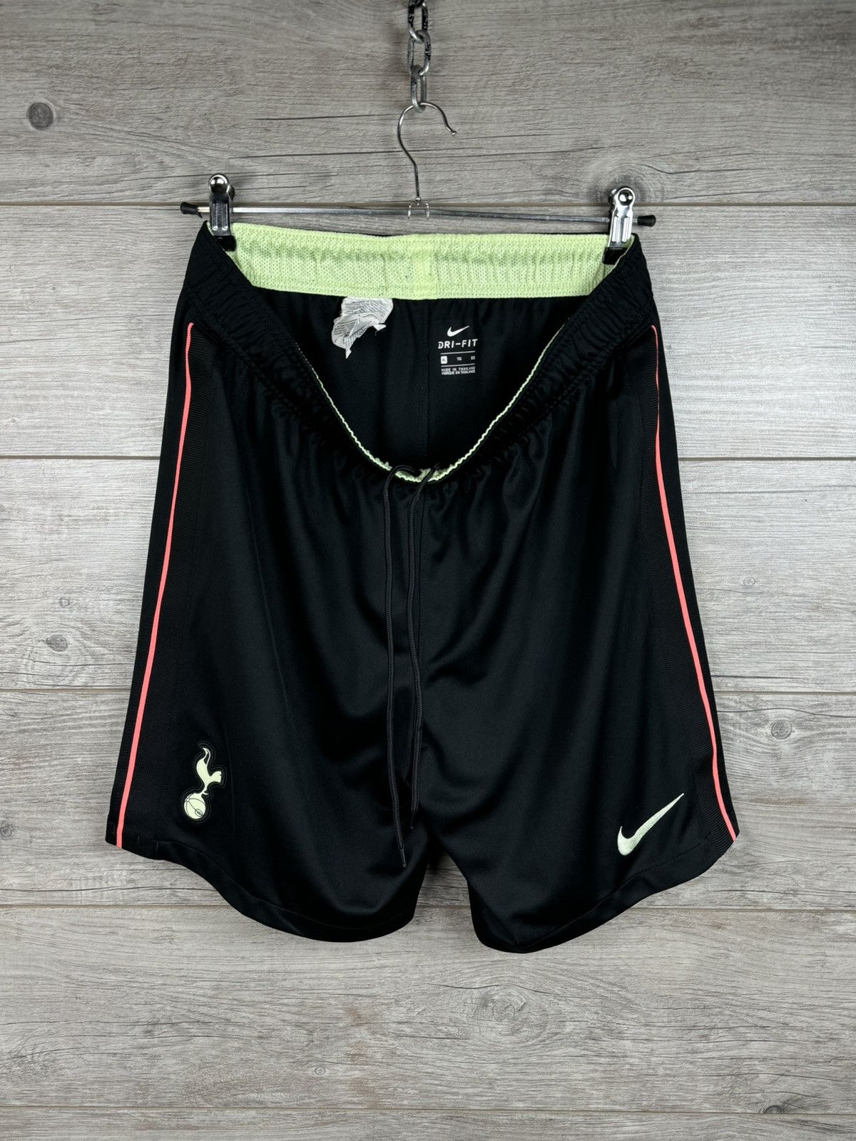Nike Nike Tottenham Away Shorts Size US 36 / EU 52 - 1 Thumbnail