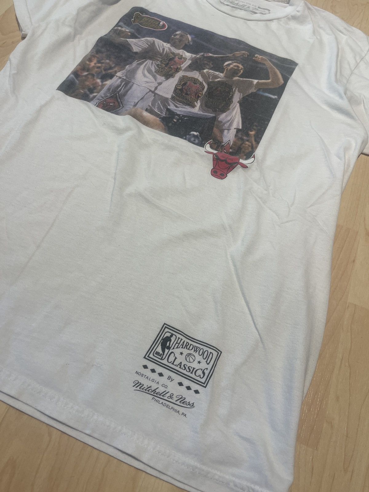 NBA × Vintage Vintage 90s Chicago bulls nba finals tshirt Size US M / EU 48-50 / 2 - 2 Thumbnail