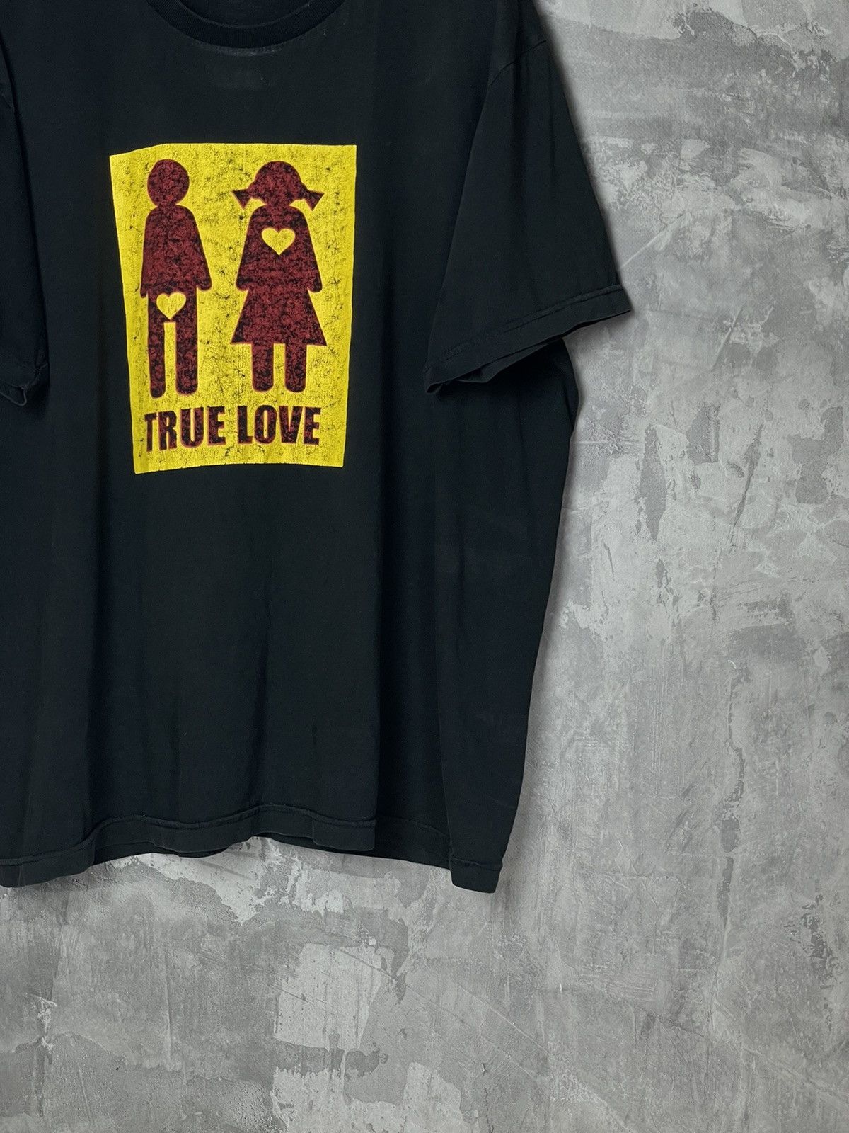 Vintage Vintage American Humour T shirt Faded “True Love” 90s Tee Size US L / EU 52-54 / 3 - 6 Thumbnail