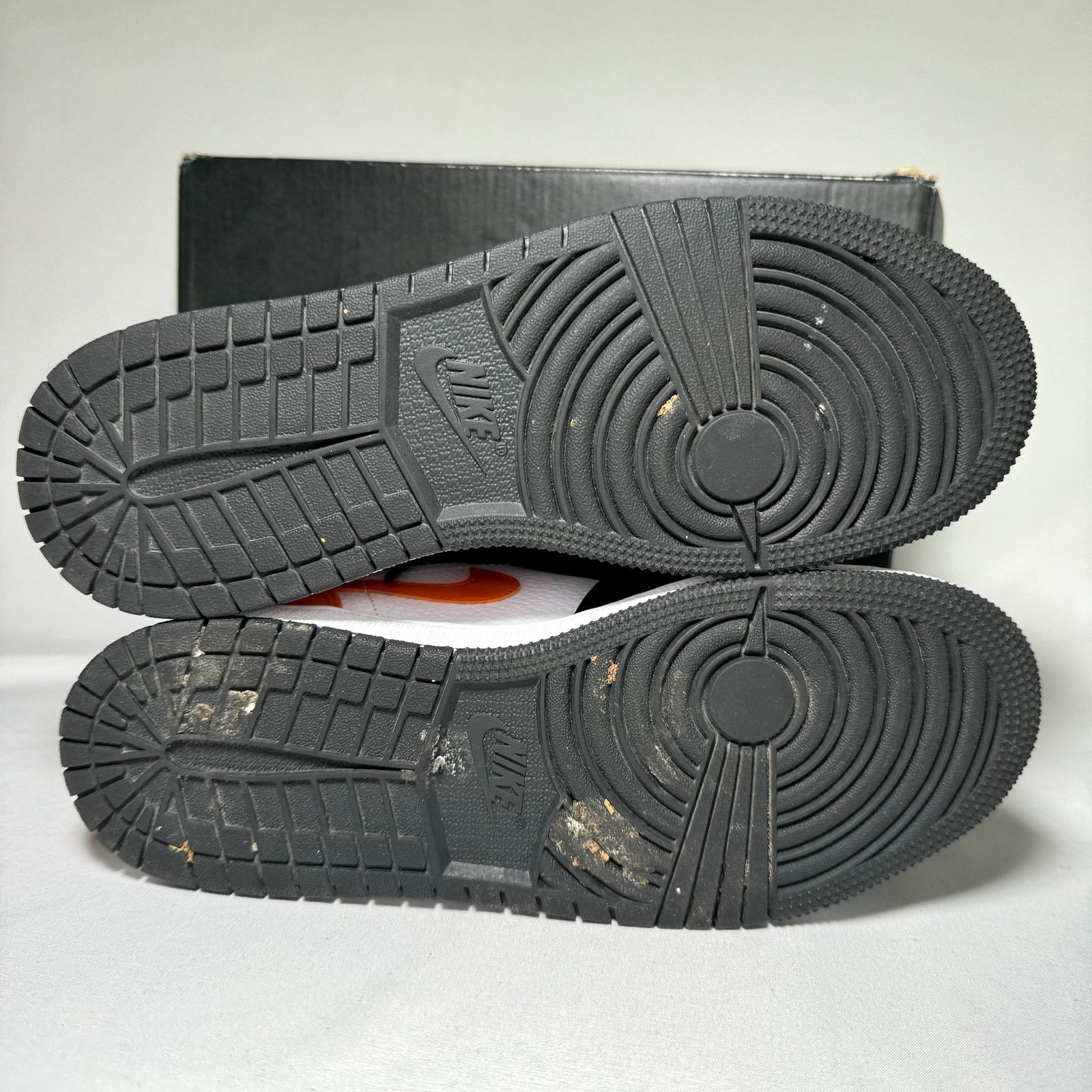 Jordan Brand × Nike Size 5 - Air Jordan 1 Mid GS Shattered Blackboard 2019 Shoes Size US 5 / EU 37 - 6 Thumbnail