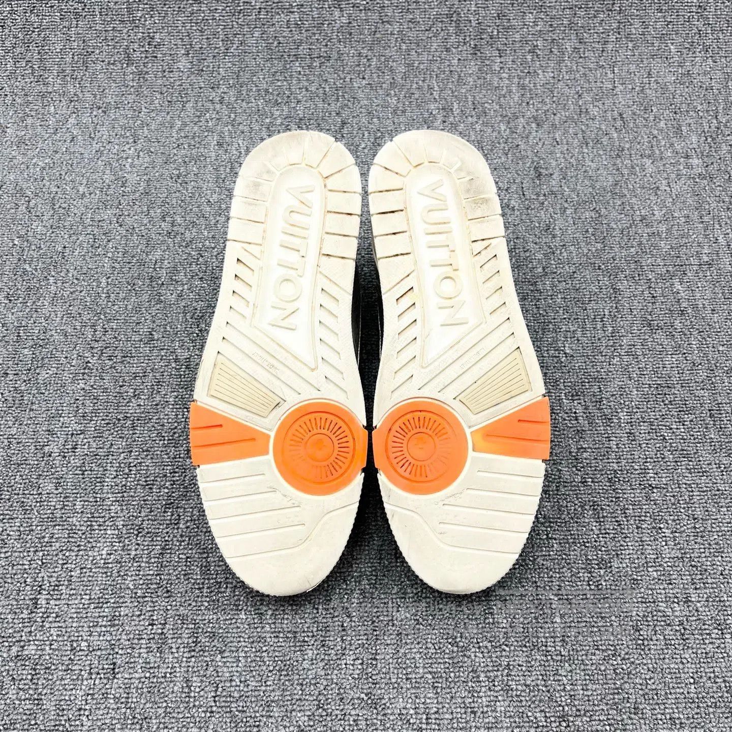 Louis Vuitton Louis Vuitton Tin Foil Silver Color Casual Sports Shoes| Size US 9 / EU 42 - 5 Thumbnail