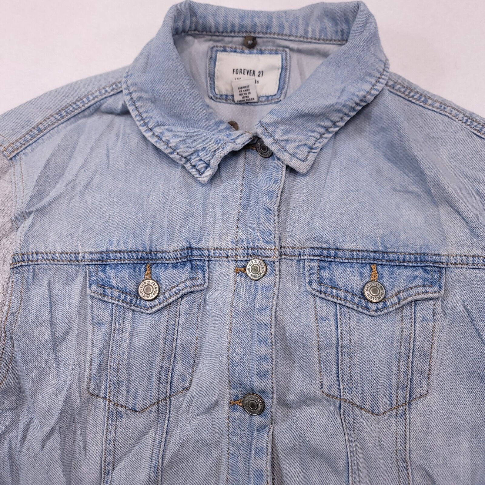 Forever 21 Forever 21 Casual Button Up Denim Jacket Womens Size S Blue Size S / US 4 / IT 40 - 1 Thumbnail