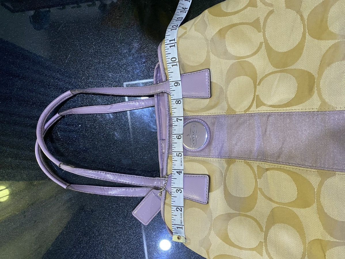 Coach Lavendar & Tan Coach Kiss Lock Purse Size ONE SIZE - 20 Thumbnail
