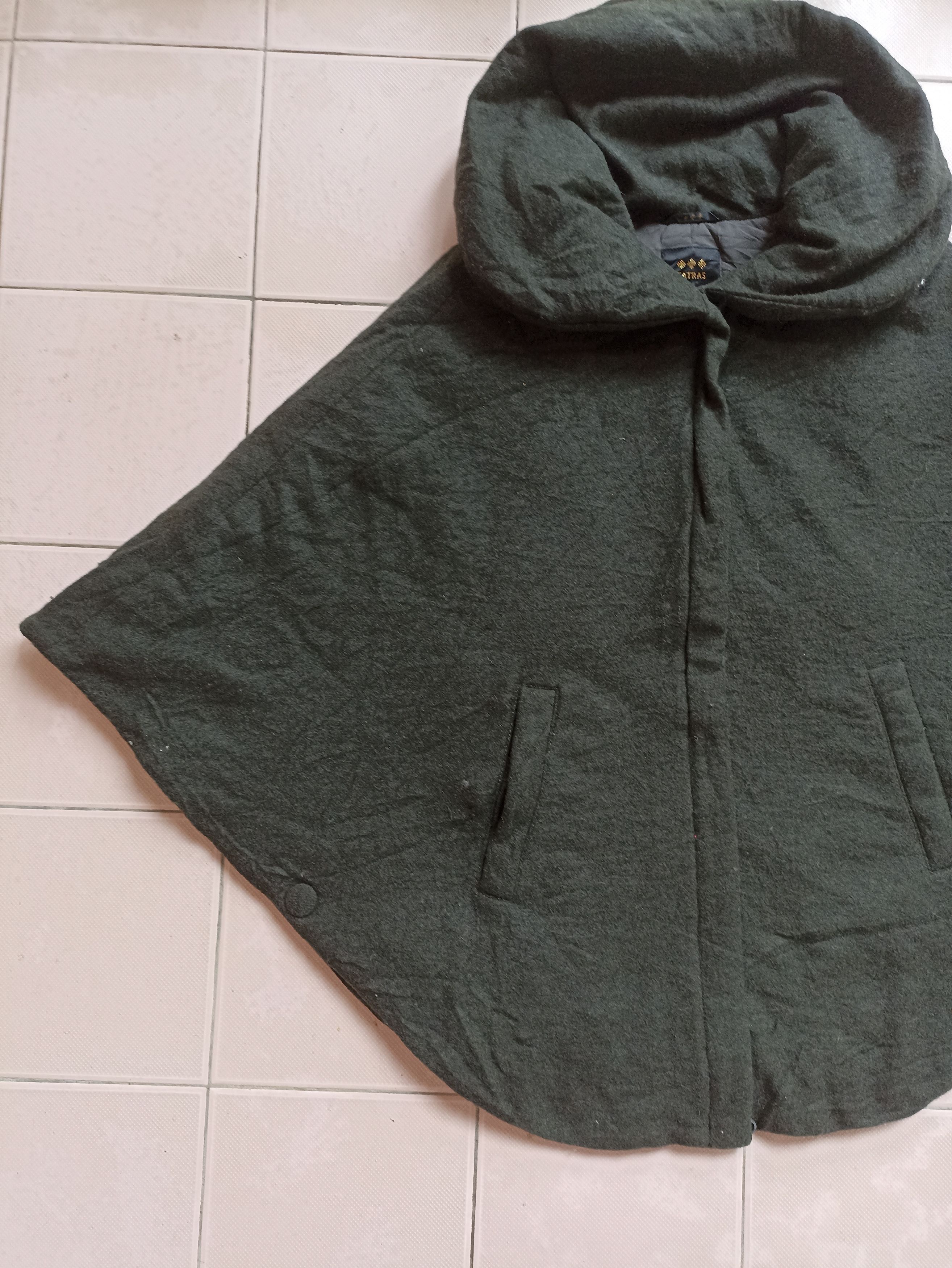 TATRAS Tatras capes wool Size US M / EU 48-50 / 2 - 3 Thumbnail