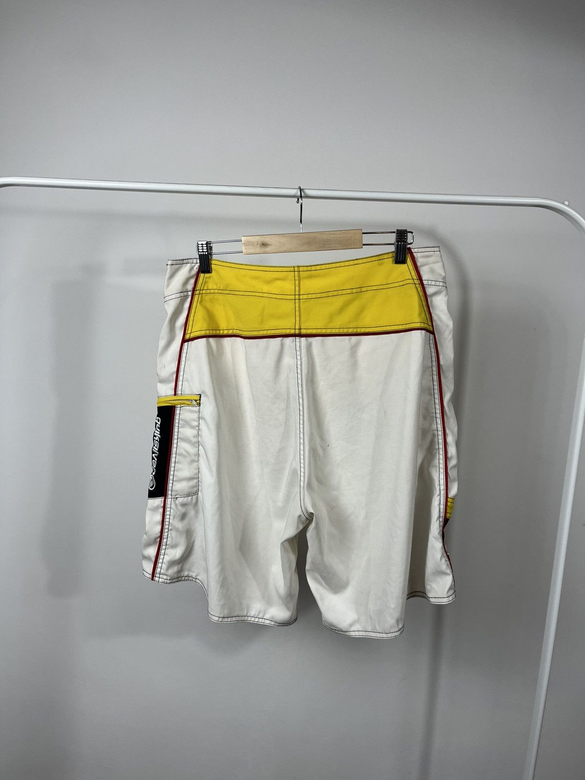 Quiksilver Vintage Quiksilver Board Shorts Yellow White Surf Trunks Size US 34 / EU 50 - 9 Thumbnail