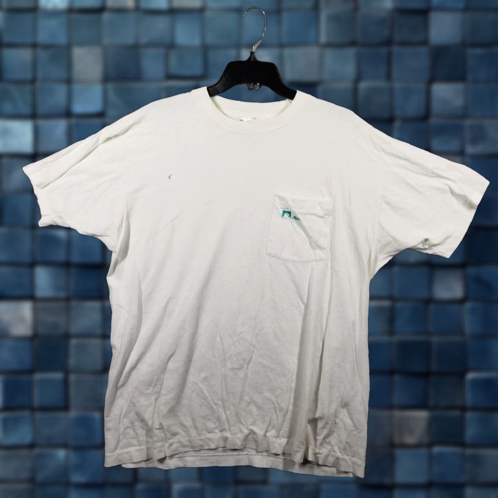 Fruit Of The Loom VINTAGE Alpine Pocket Tee Mountain Graphic Made USA Men XL White T-Shirt Canvas 90s Mens Size US XL / EU 56 / 4 - 1 Thumbnail