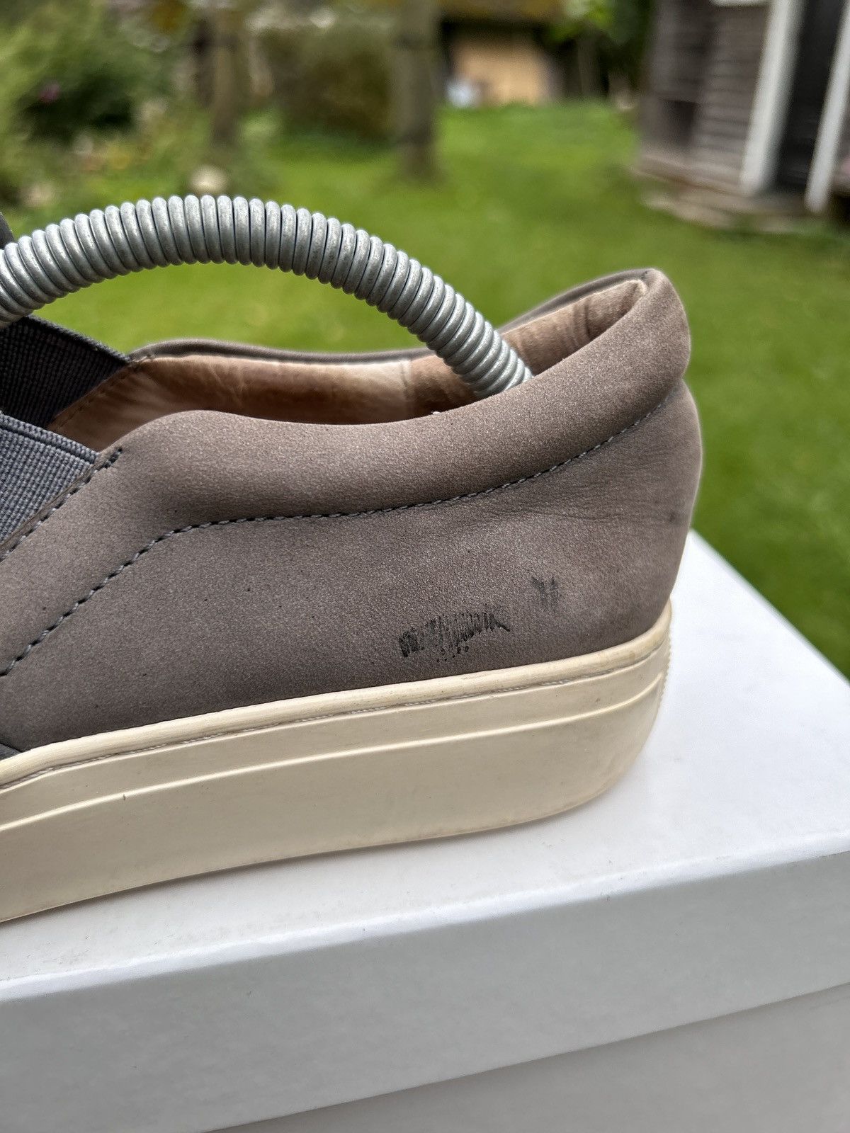 Brunello Cucinelli Brunello Cucinelli Beaded Accent Low Top Sneakers Size US 7 / IT 37 - 7 Thumbnail